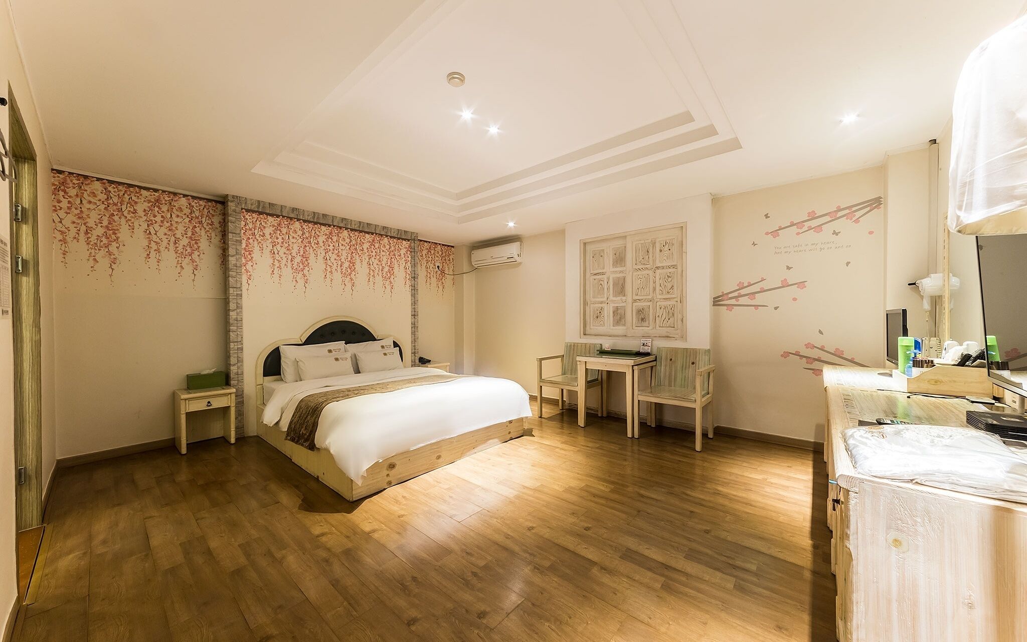 Hwaseong Wolmun Lavender Onchen Hotel