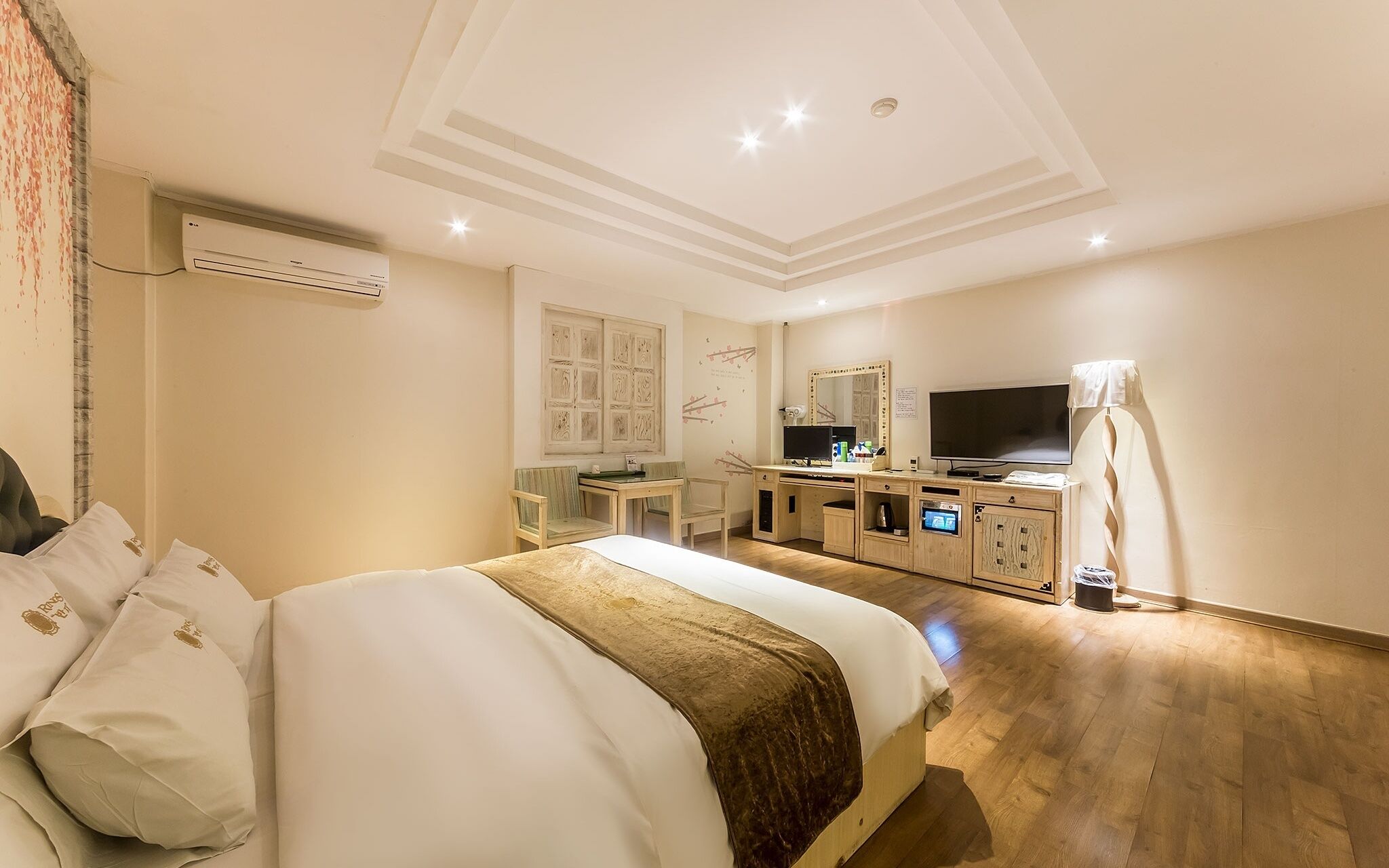 Hwaseong Wolmun Lavender Onchen Hotel
