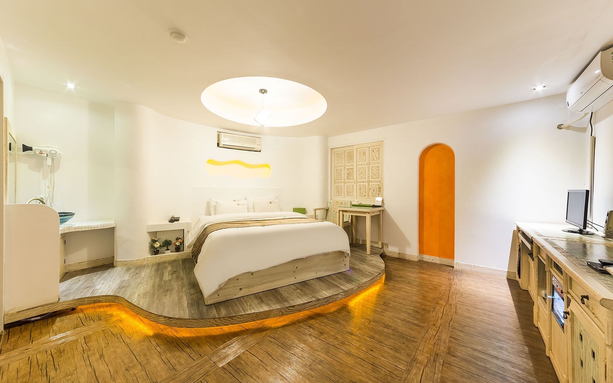 Hwaseong Wolmun Lavender Onchen Hotel