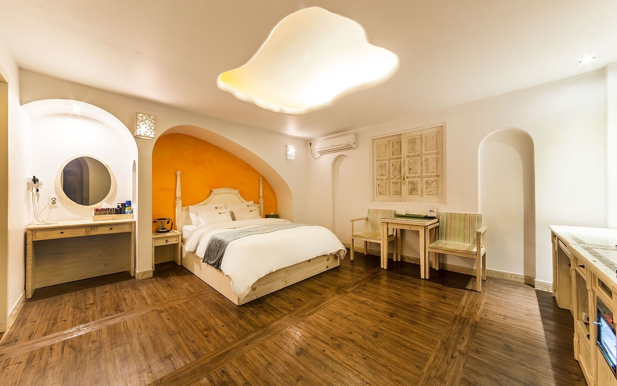 Hwaseong Wolmun Lavender Onchen Hotel