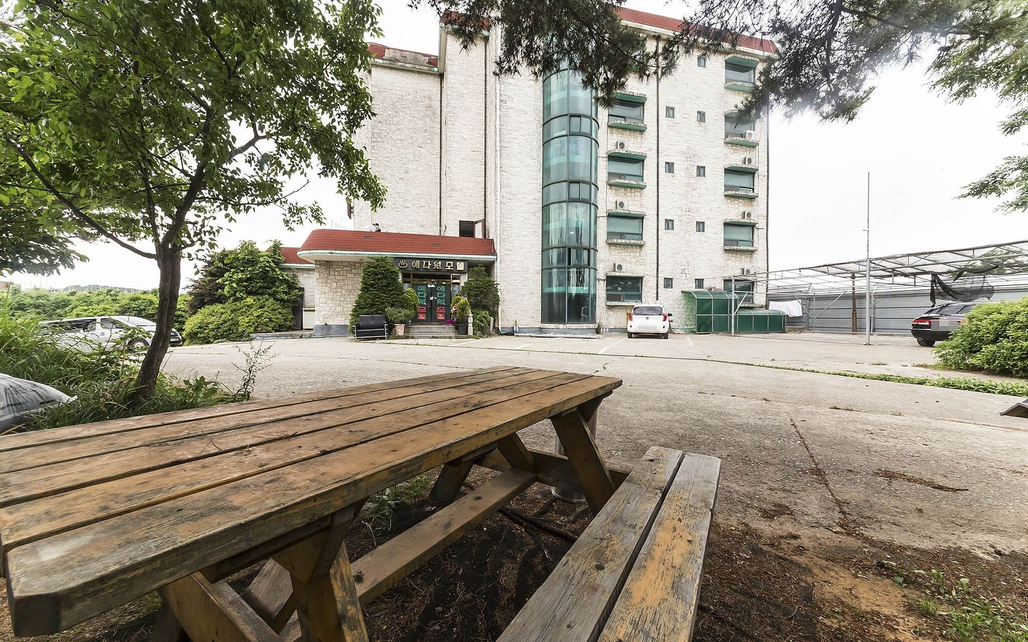 Hwaseong Yedawon Motel