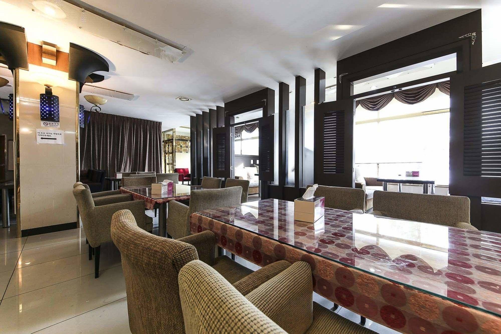 Jes Hot Springs Hotel