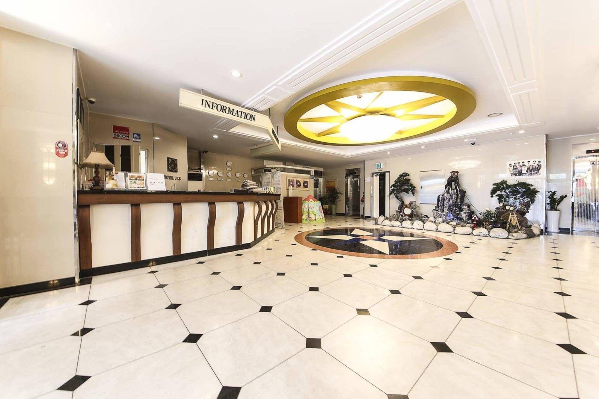 Jes Hot Springs Hotel