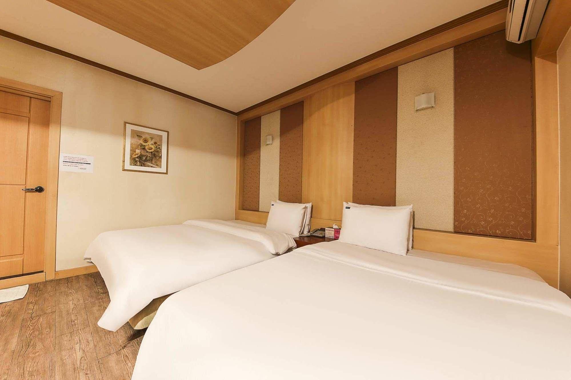 Jes Hot Springs Hotel