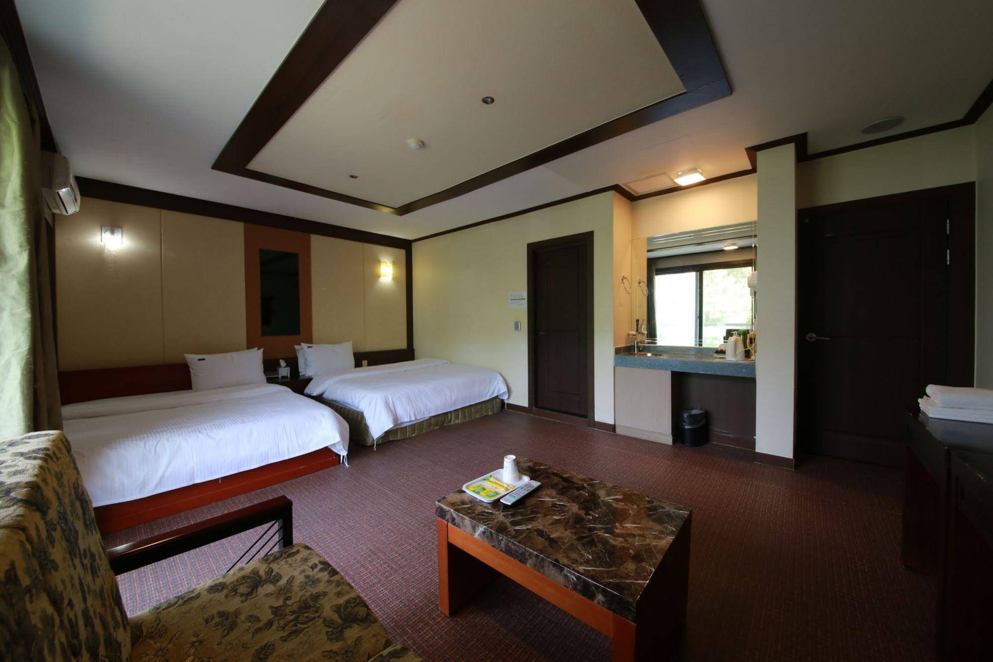 Jes Hot Springs Hotel