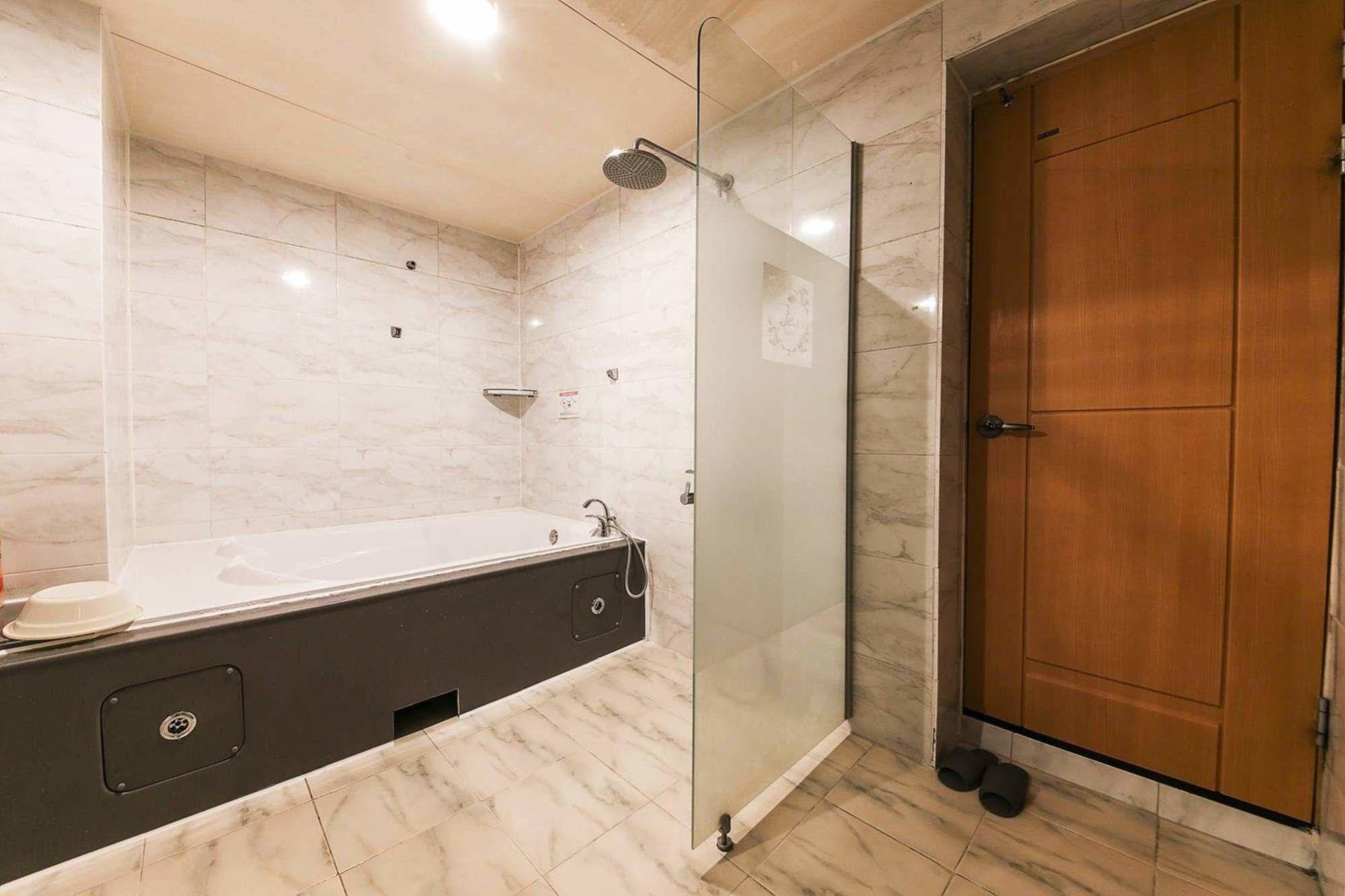 Jes Hot Springs Hotel