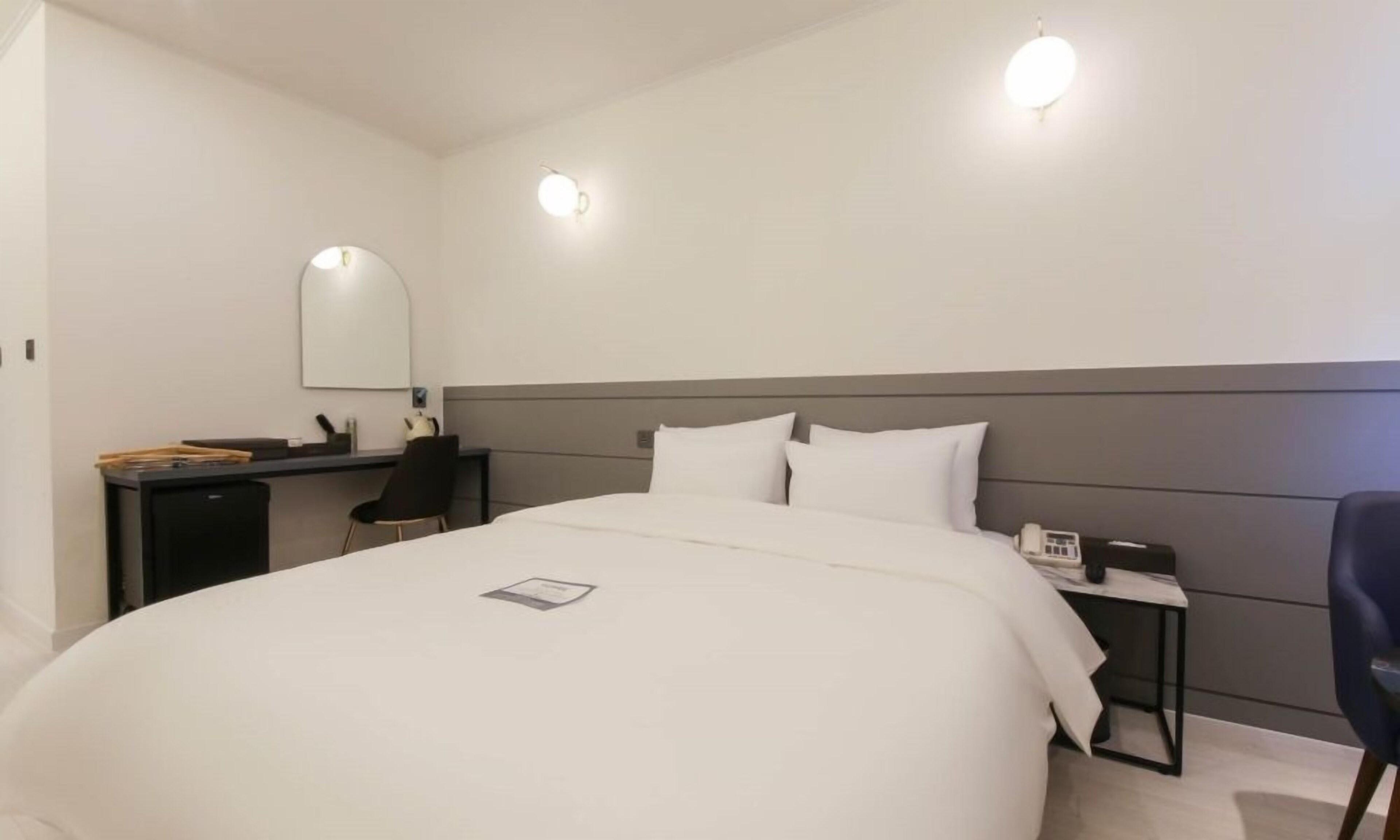 Pyeongtaek Godeok Richstay Hotel