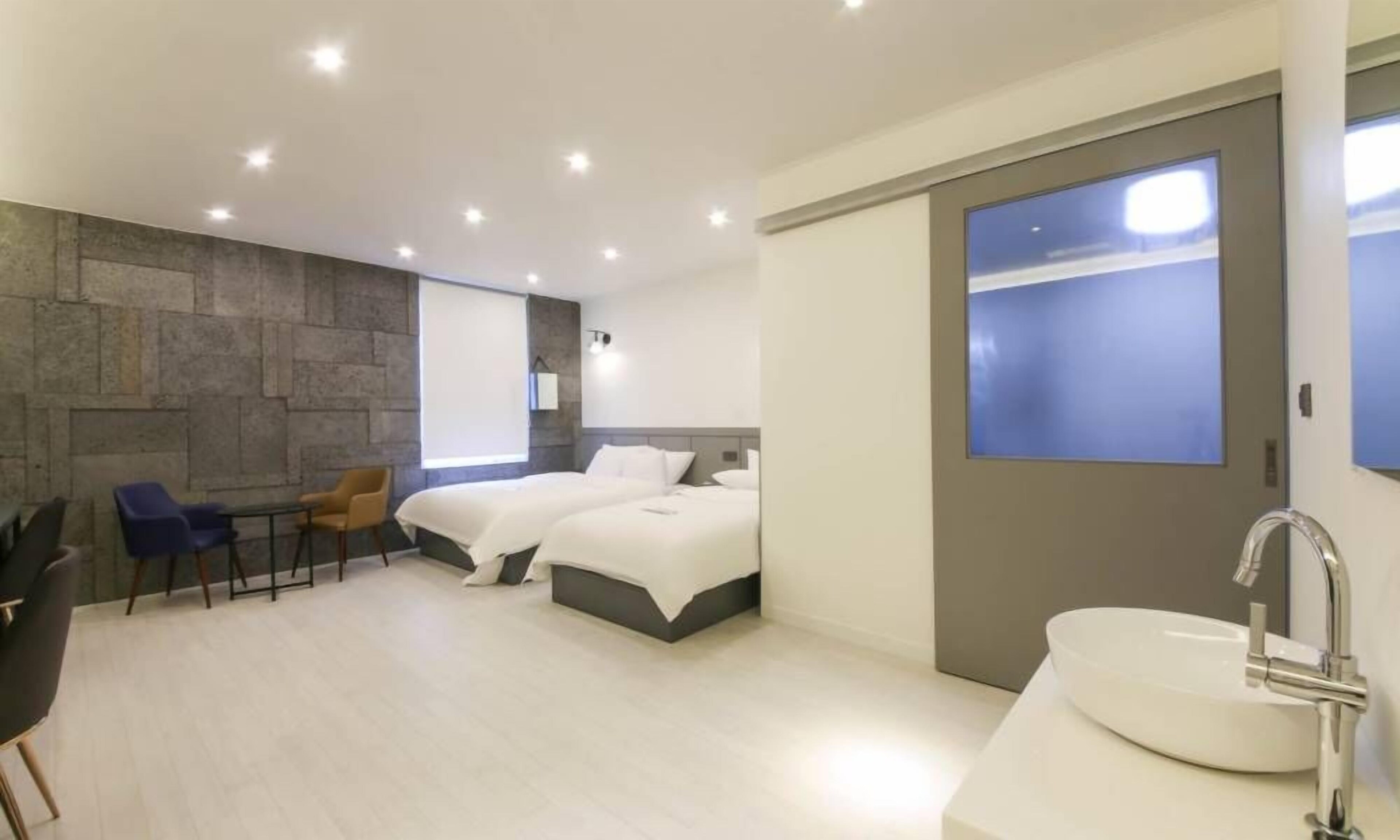 Pyeongtaek Godeok Richstay Hotel