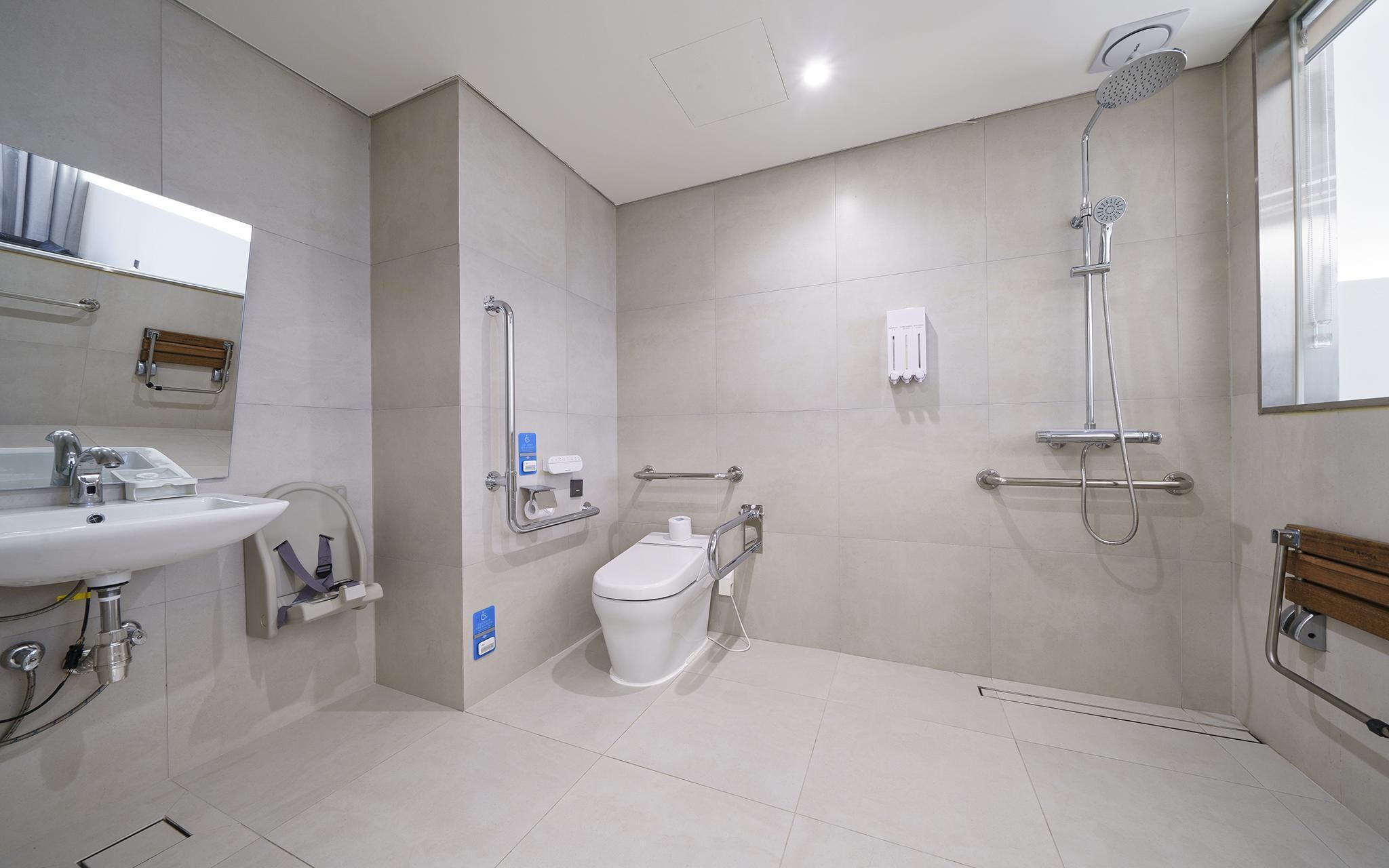 Pyeongtaek La Seine Tourist Hotel