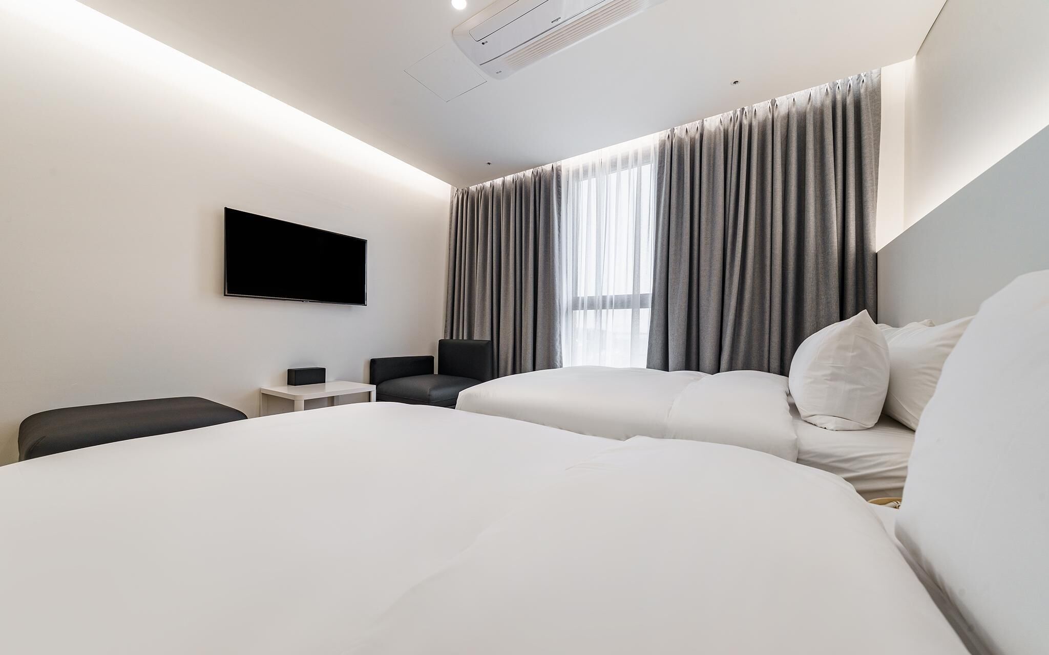 Pyeongtaek La Seine Tourist Hotel