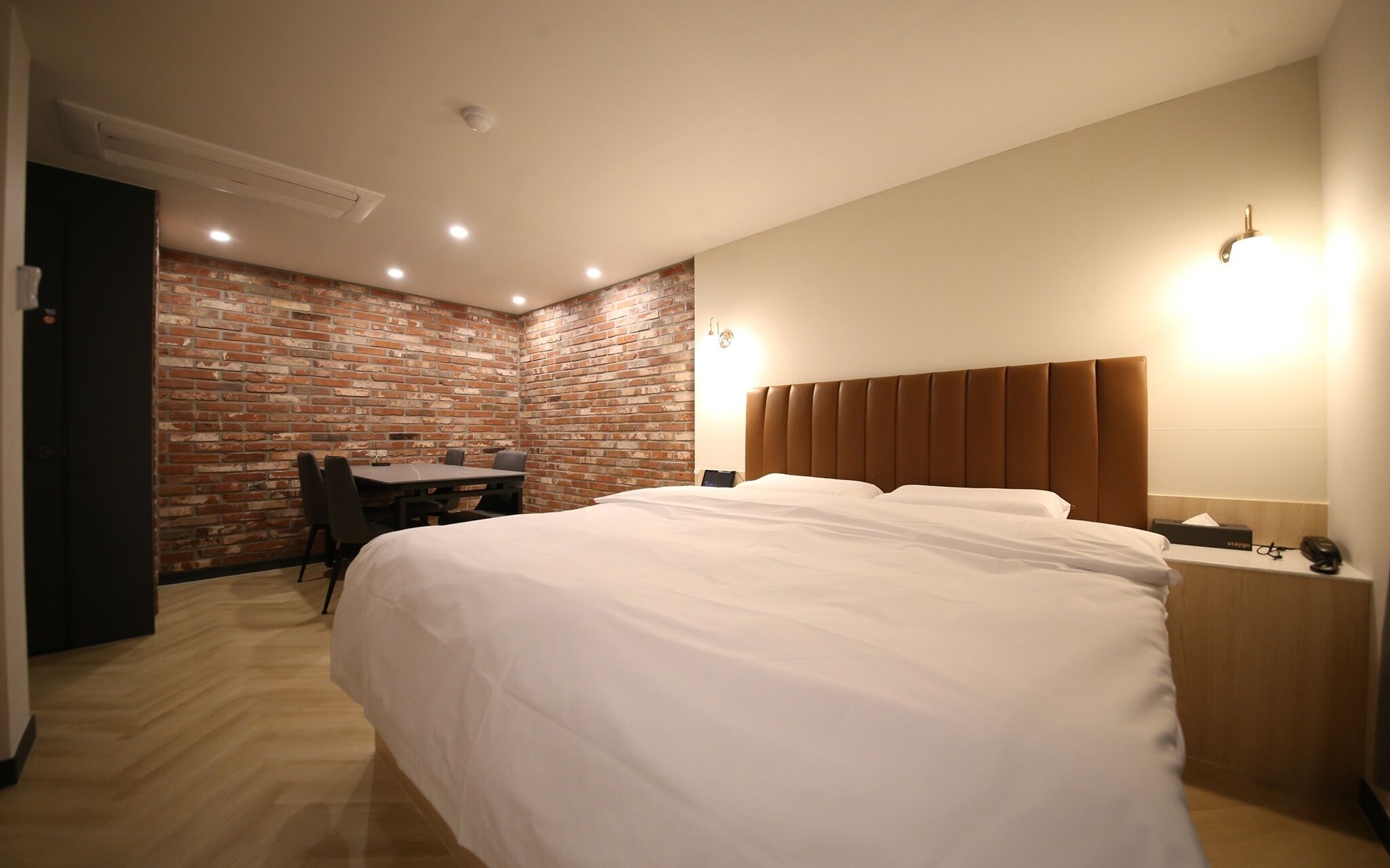 25 Hotel