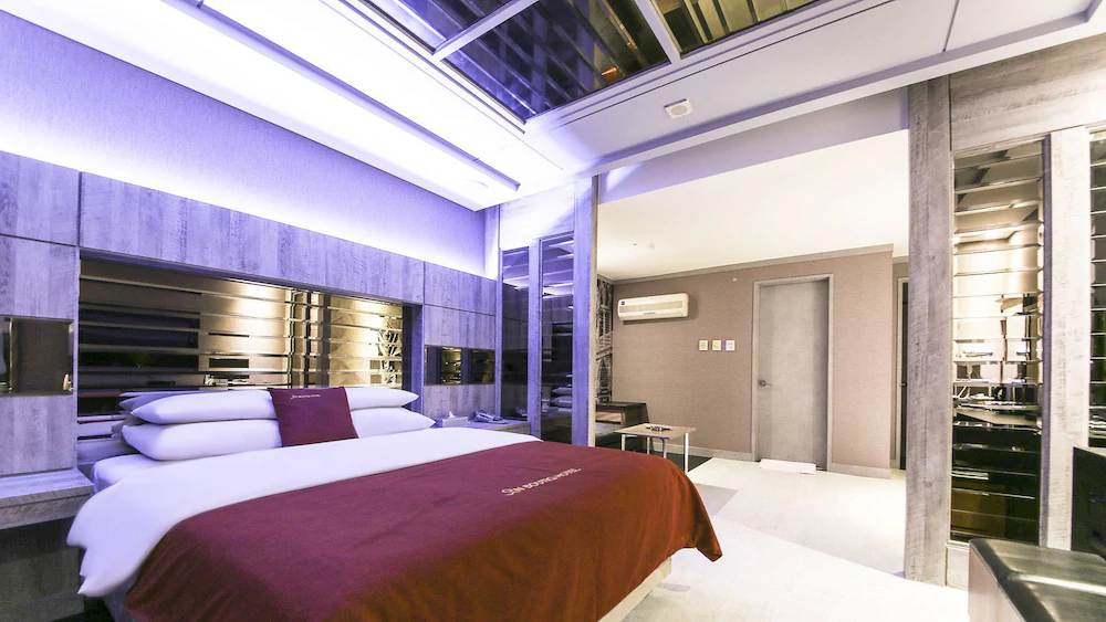 Hotel On