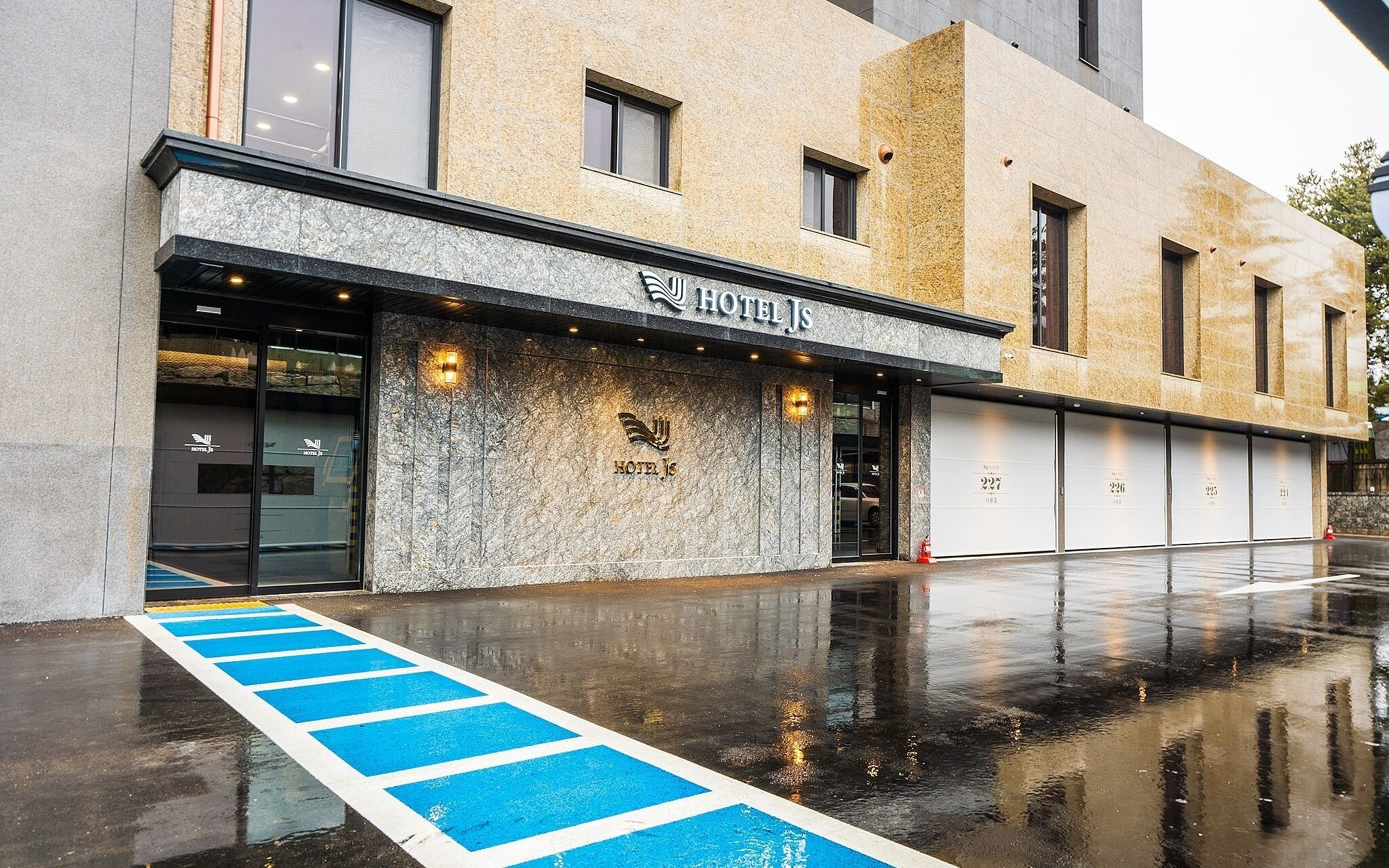 Yangju JS Hotel