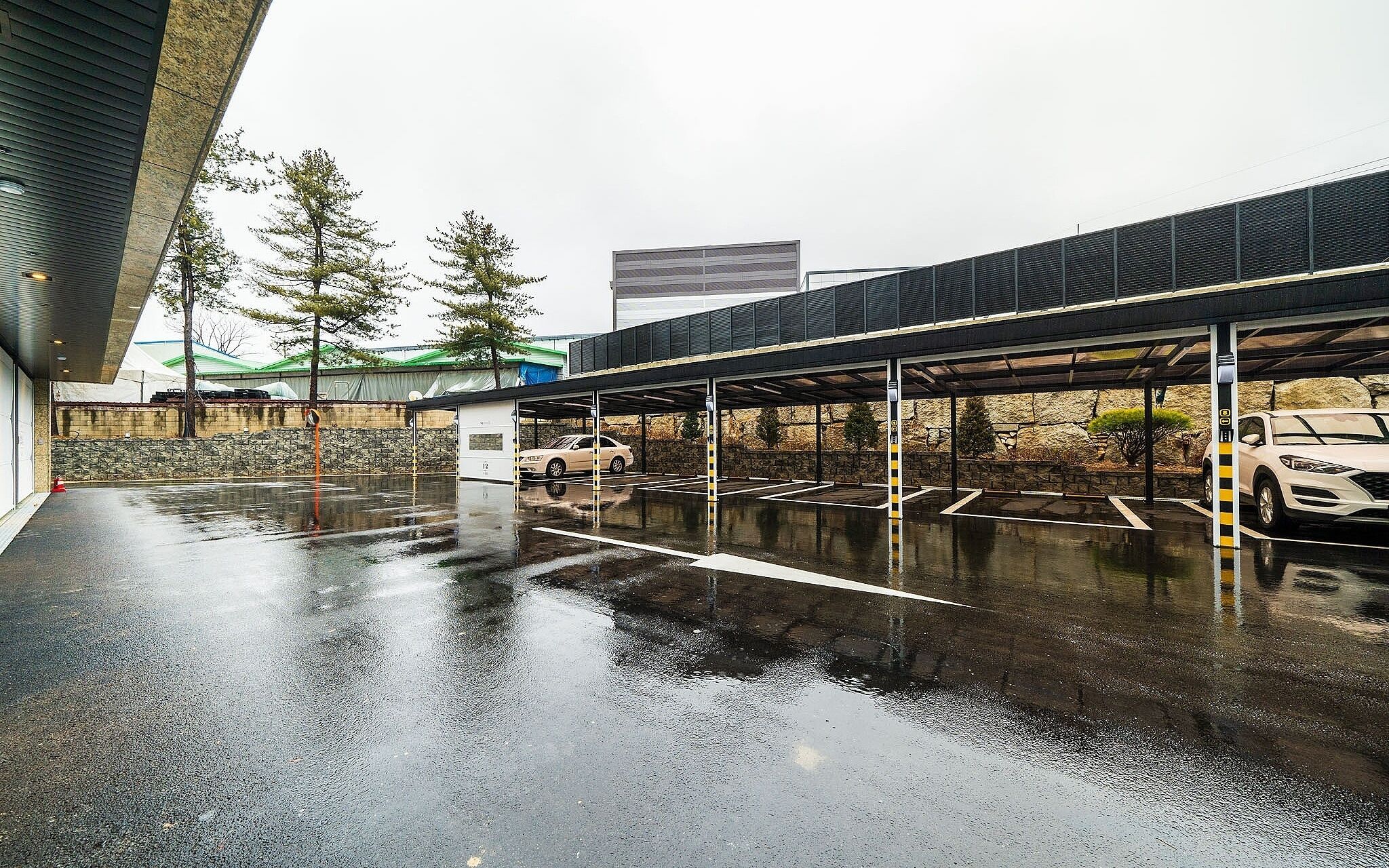 Yangju JS Hotel