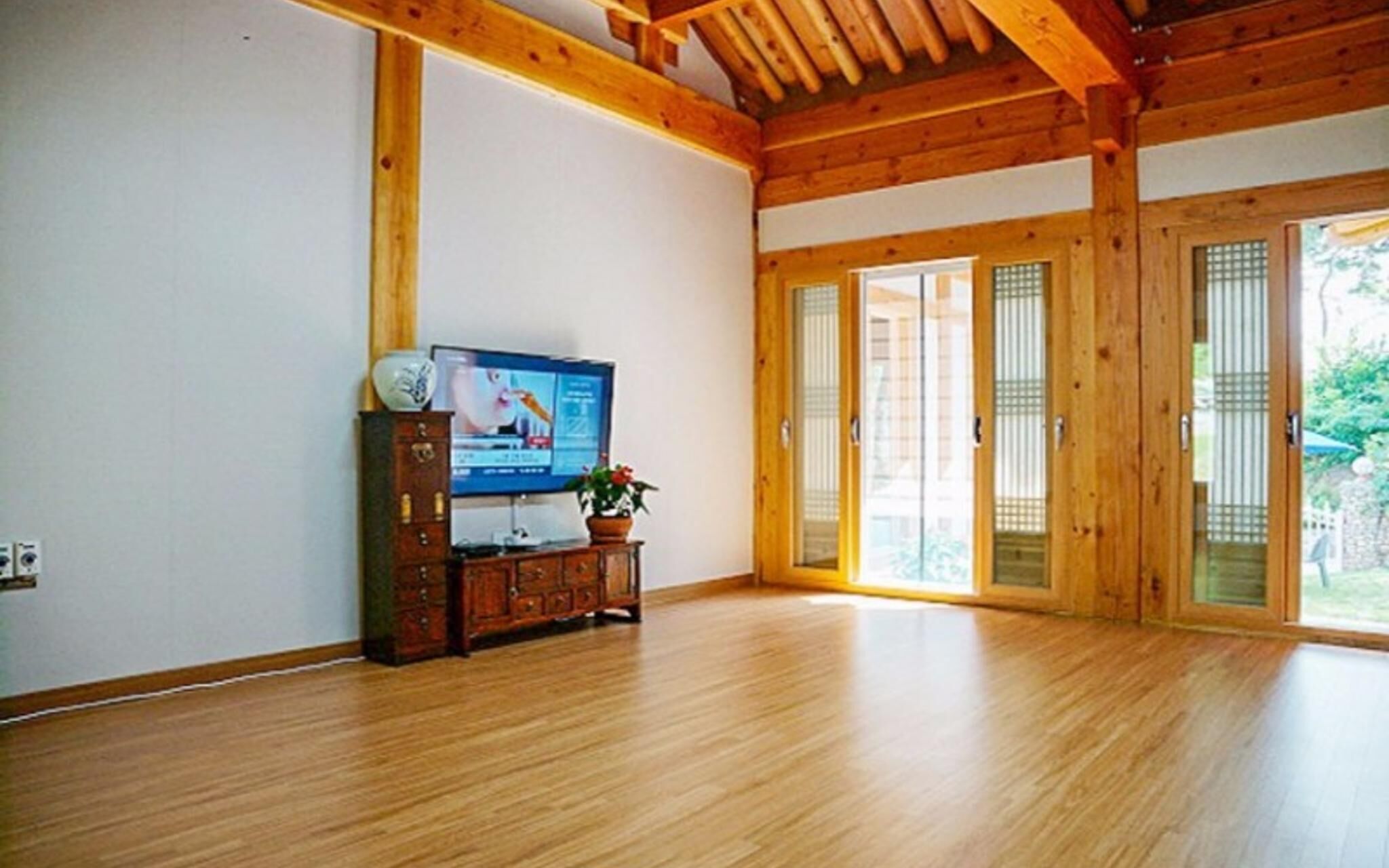 Yangju Solnaeum Hanok Pension