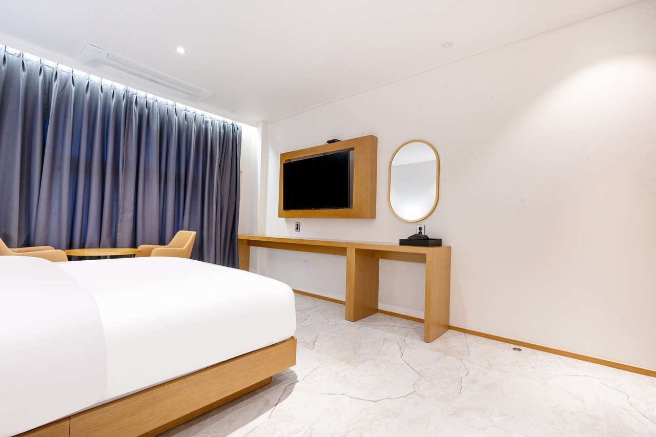Daisy Hotel