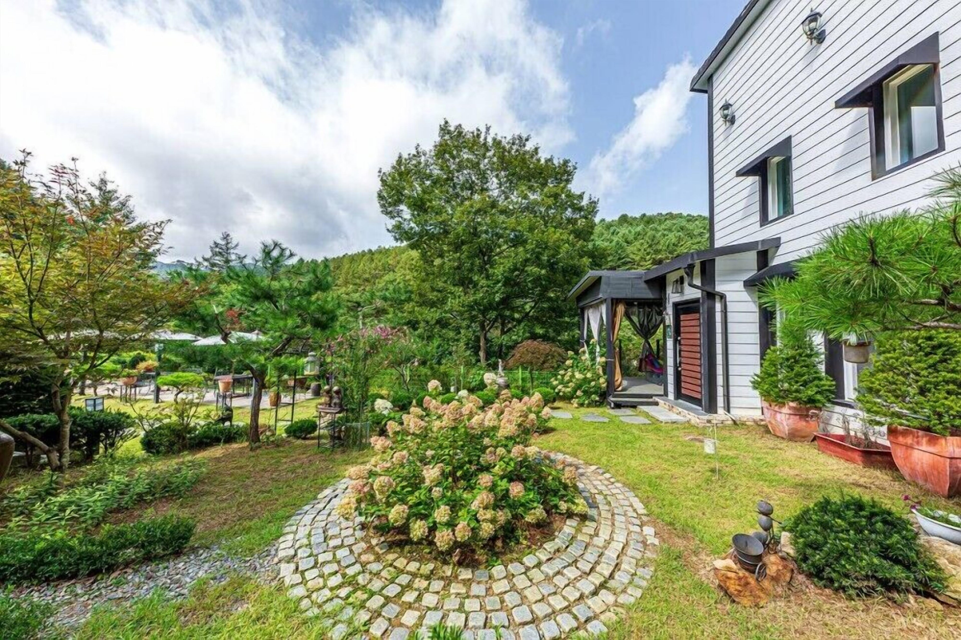 Vivaldi White House in Vally