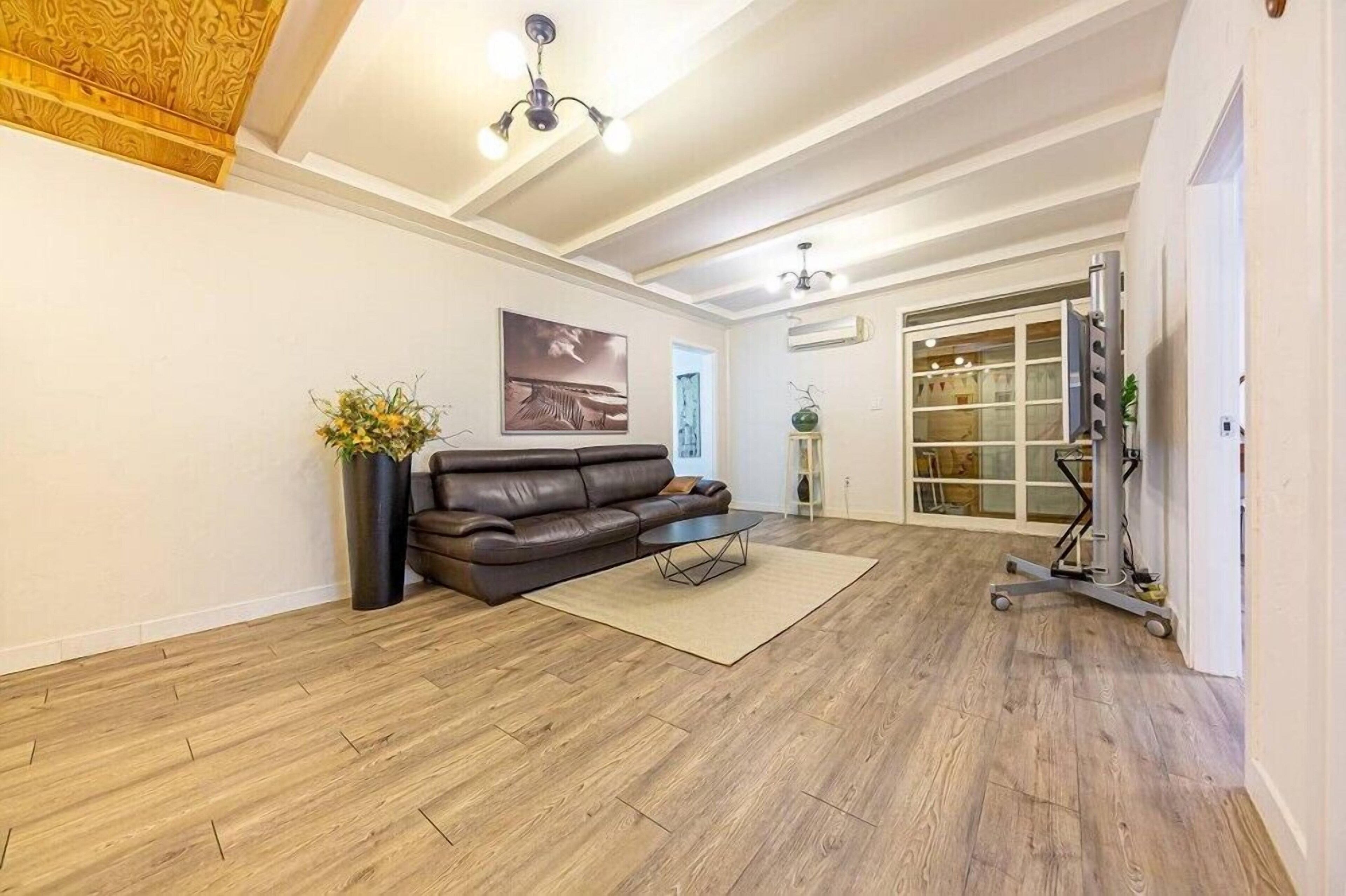 Vivaldi White House in Vally