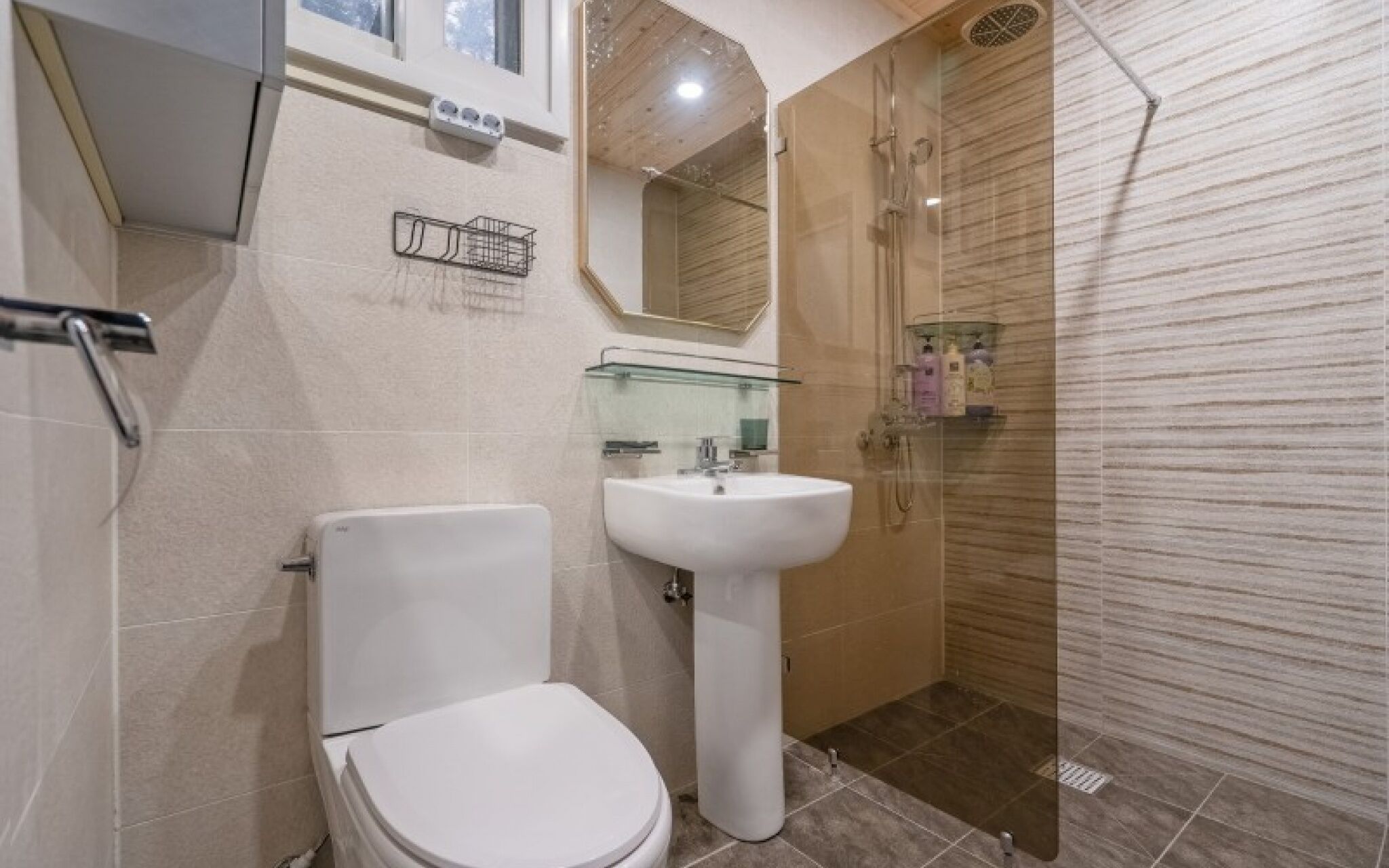 Yangpyeong Chorokbam Pool Villa Pension