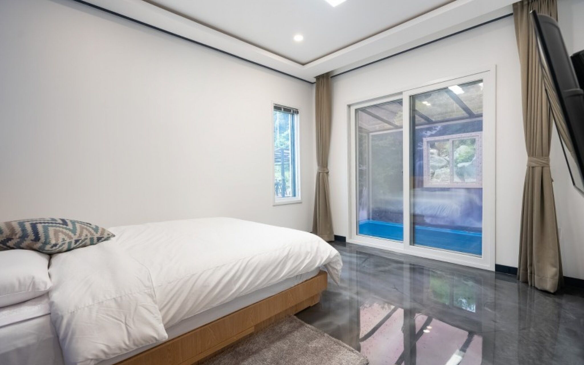 Yangpyeong Chorokbam Pool Villa Pension