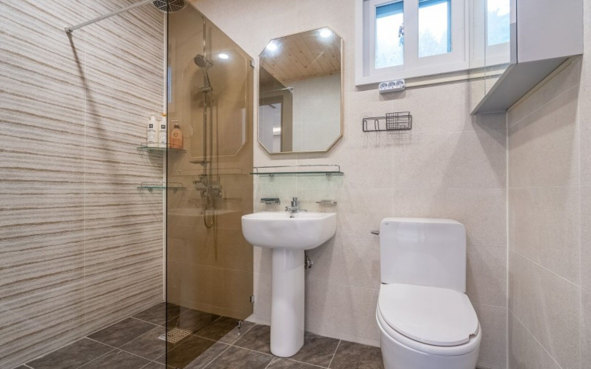 Yangpyeong Chorokbam Pool Villa Pension