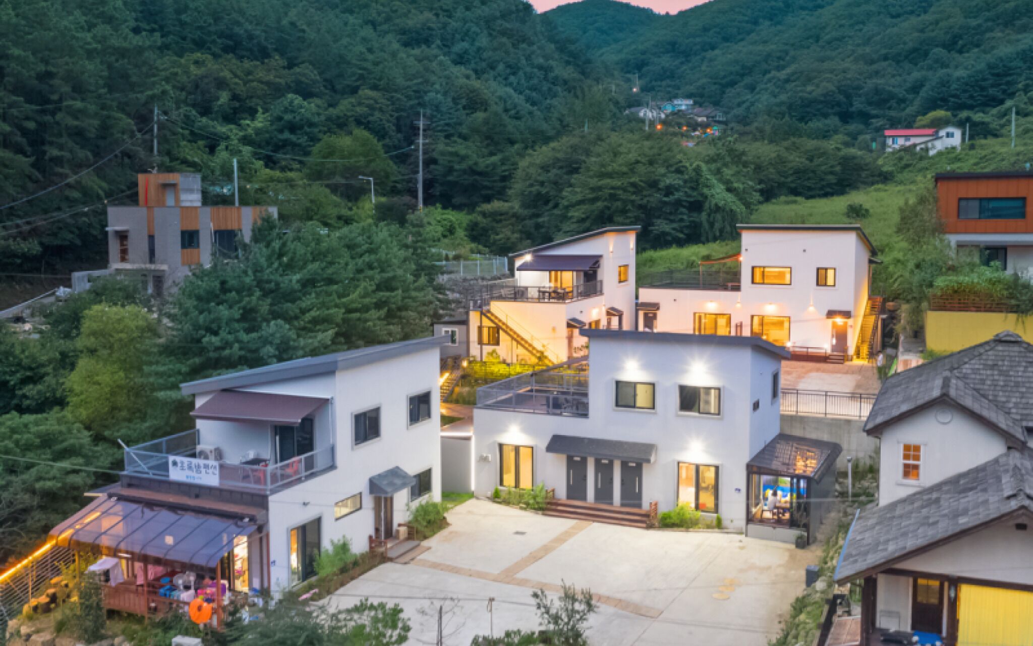 Yangpyeong Chorokbam Pool Villa Pension