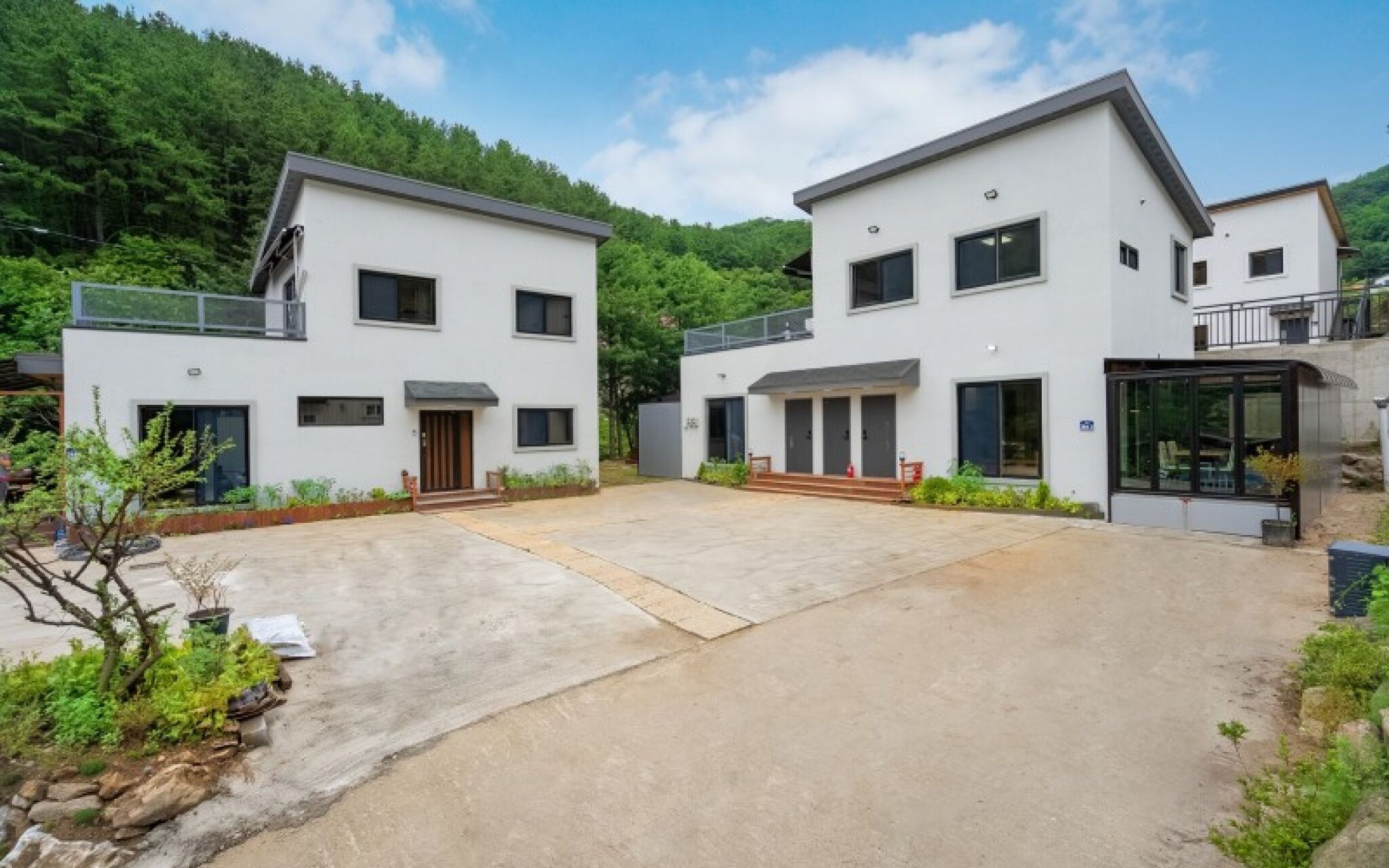 Yangpyeong Chorokbam Pool Villa Pension