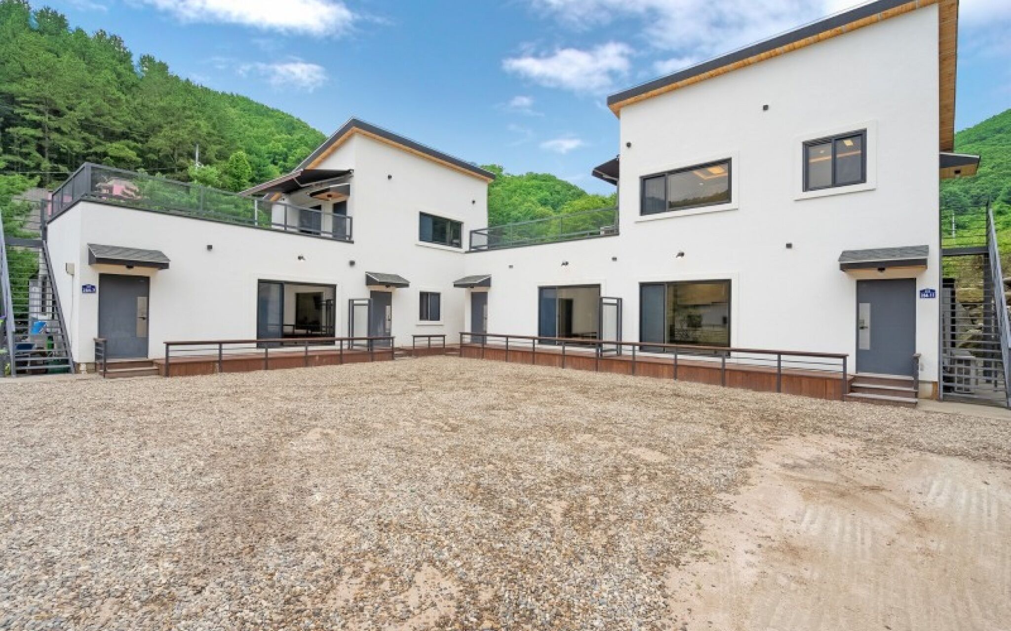 Yangpyeong Chorokbam Pool Villa Pension