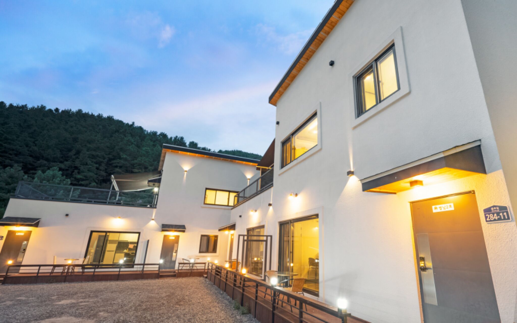 Yangpyeong Chorokbam Pool Villa Pension