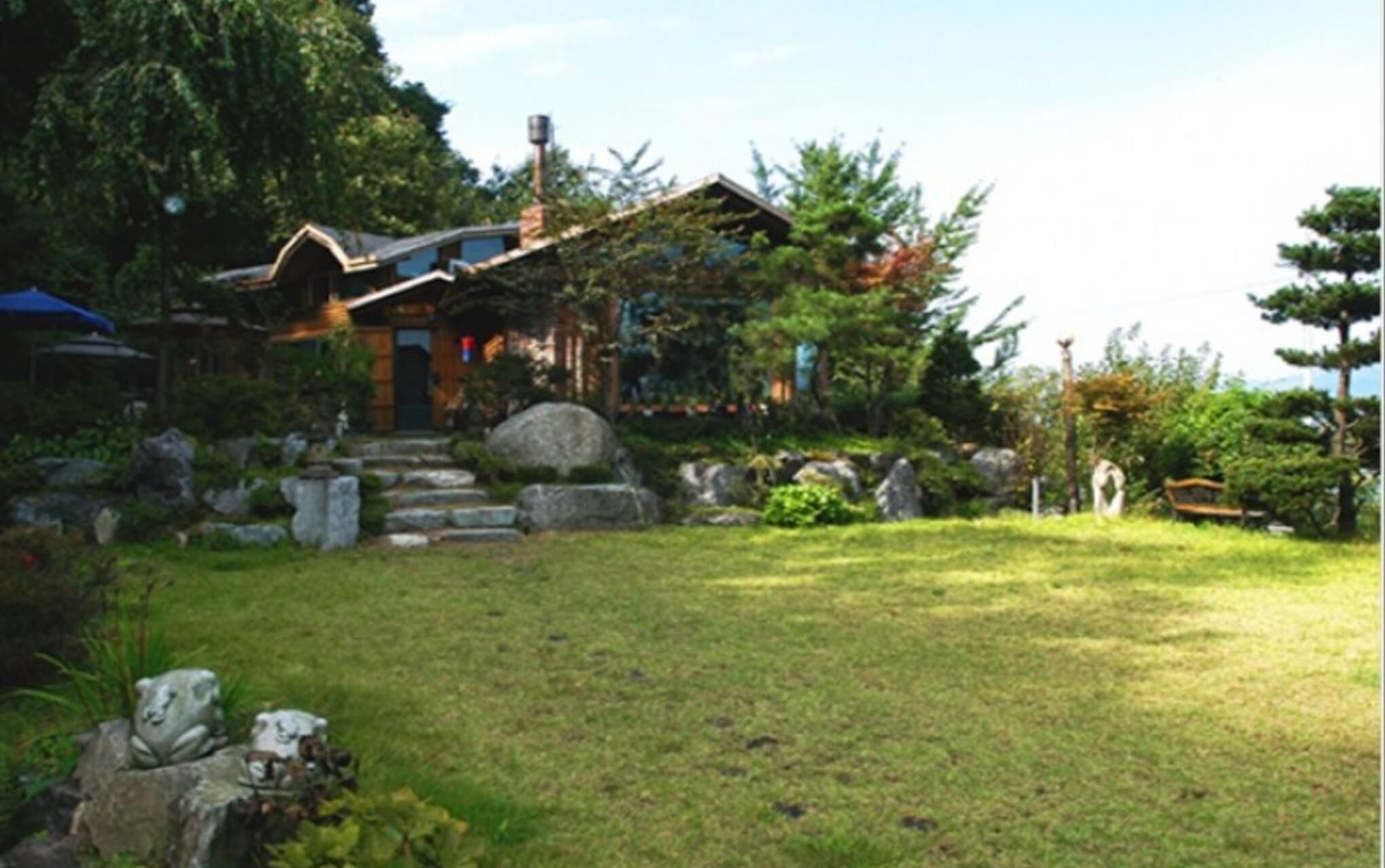 Yangpyeong Dalbichi Meomuneunjip