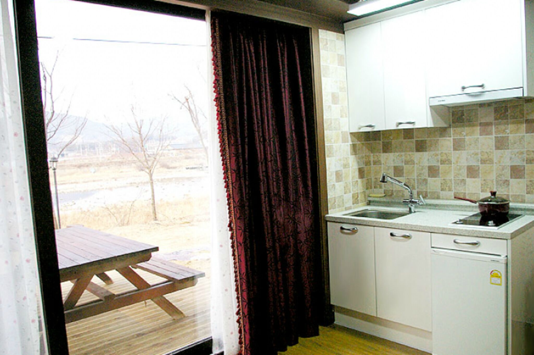 Yangpyeong Hayandohwaji Pension