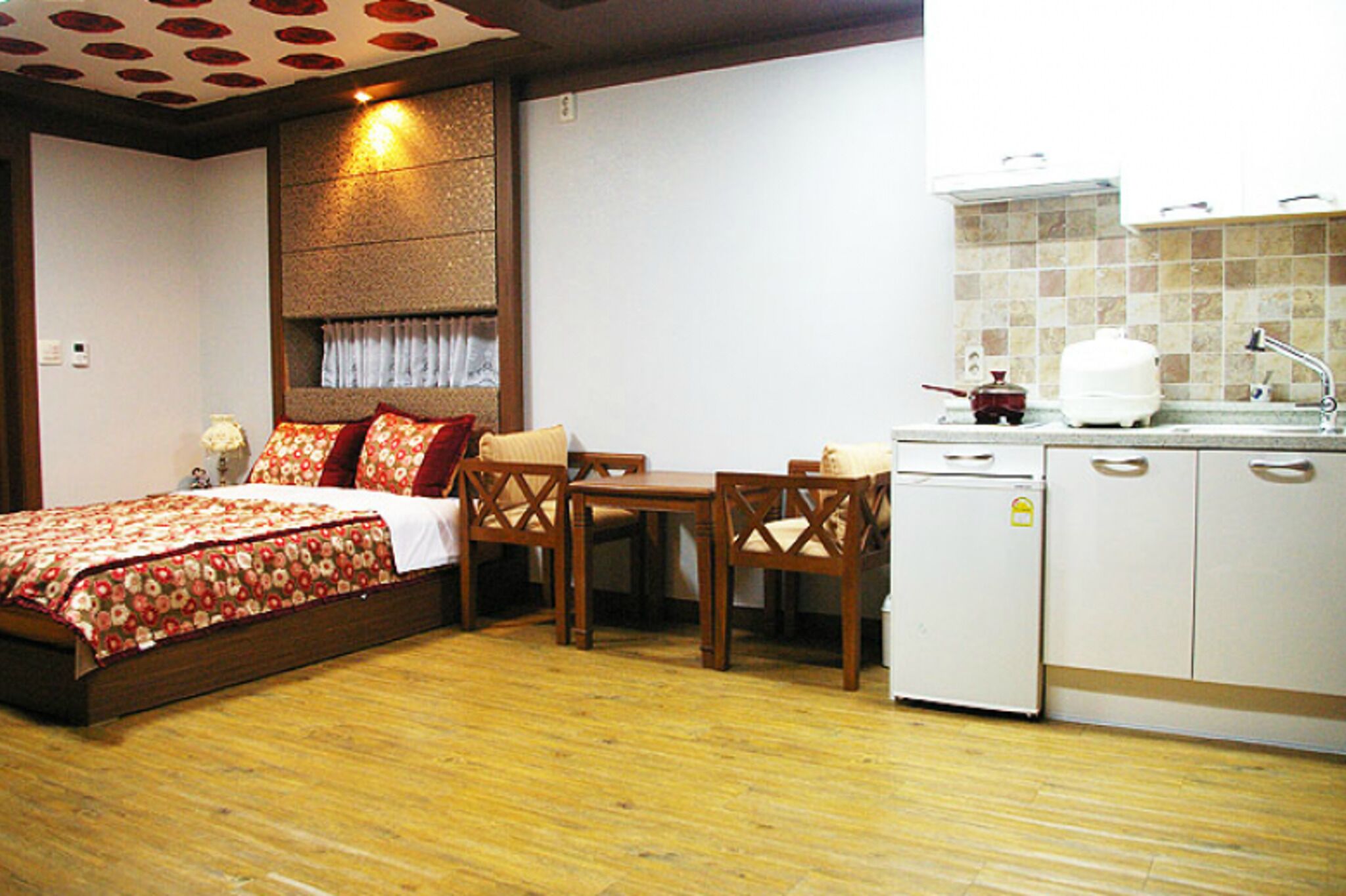 Yangpyeong Hayandohwaji Pension