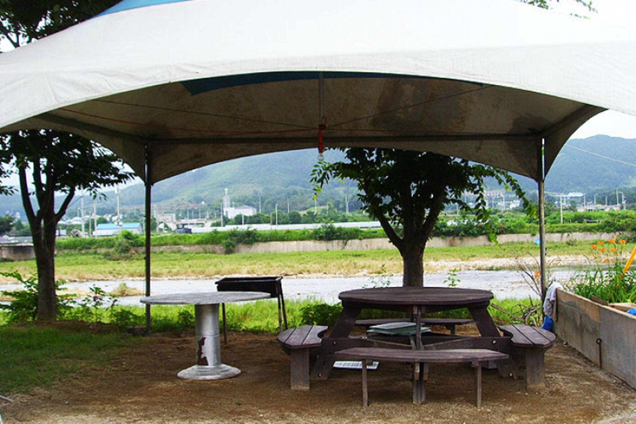 Yangpyeong Hayandohwaji Pension