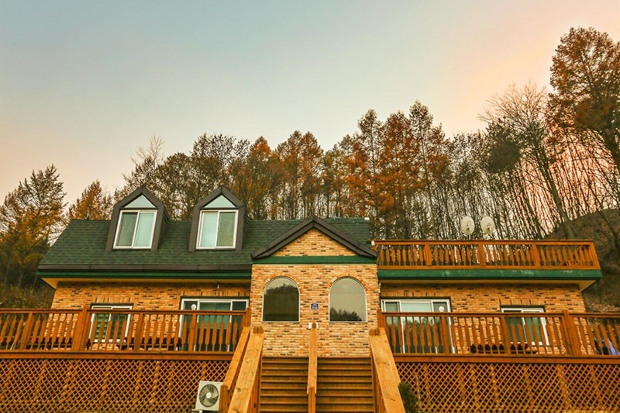 Yangpyeong Jajangnamu Sup Pension