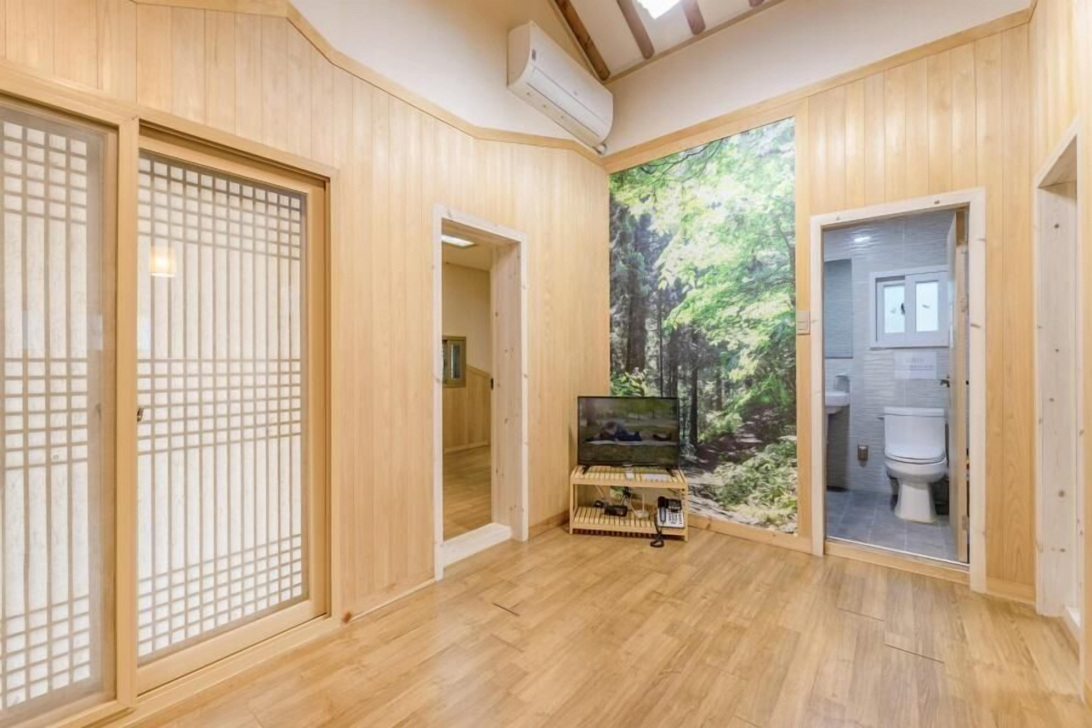 Yangpyeong Malgeun-soop Han ock Pension