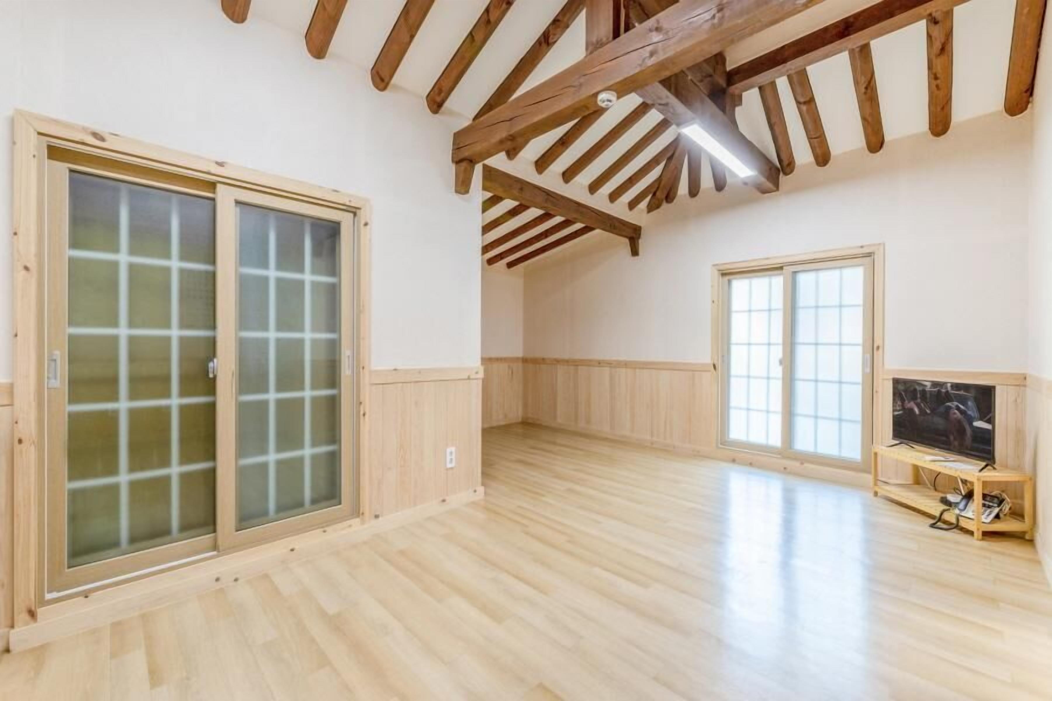 Yangpyeong Malgeun-soop Han ock Pension