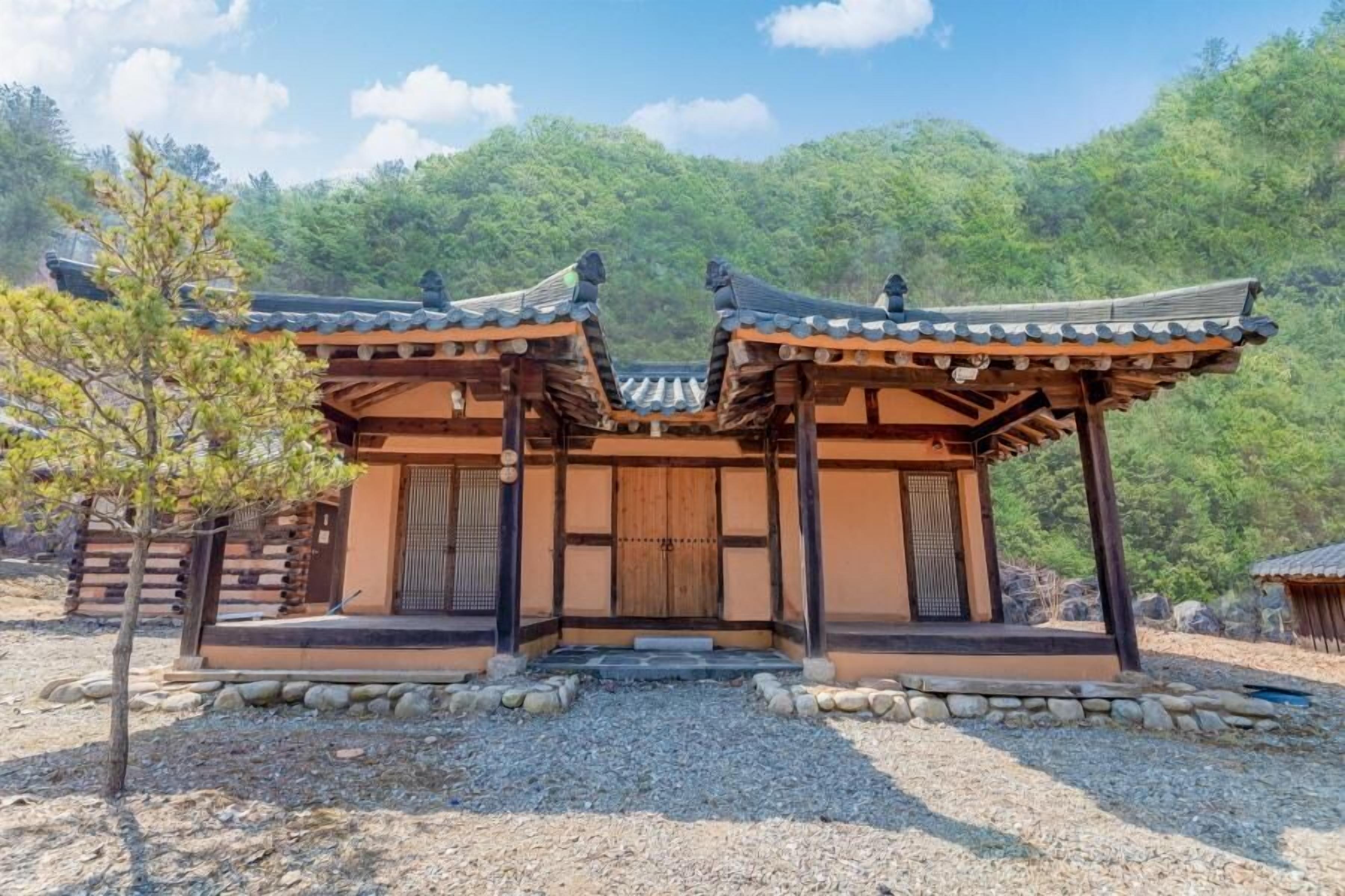 Yangpyeong Malgeun-soop Han ock Pension