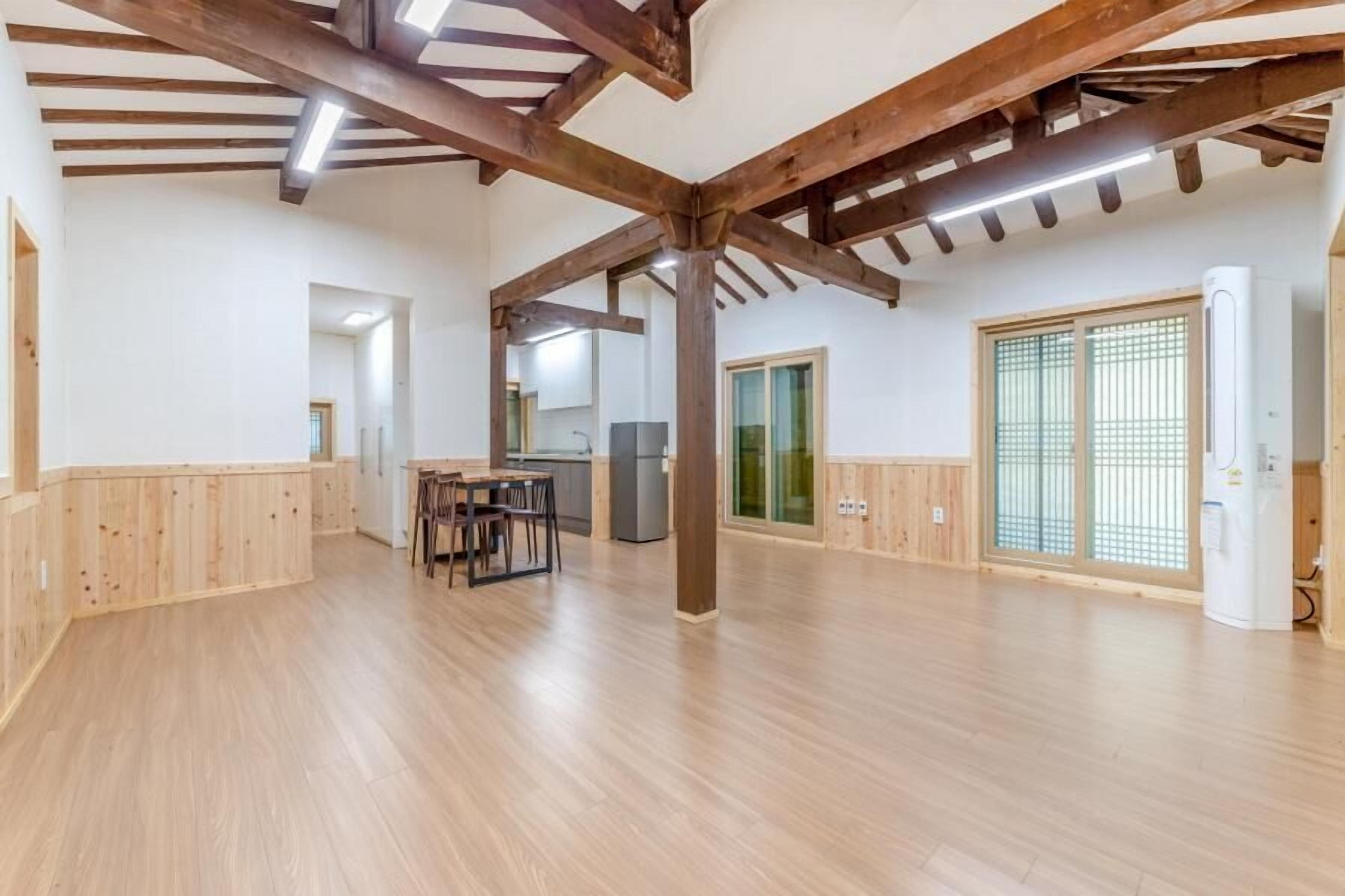 Yangpyeong Malgeun-soop Han ock Pension