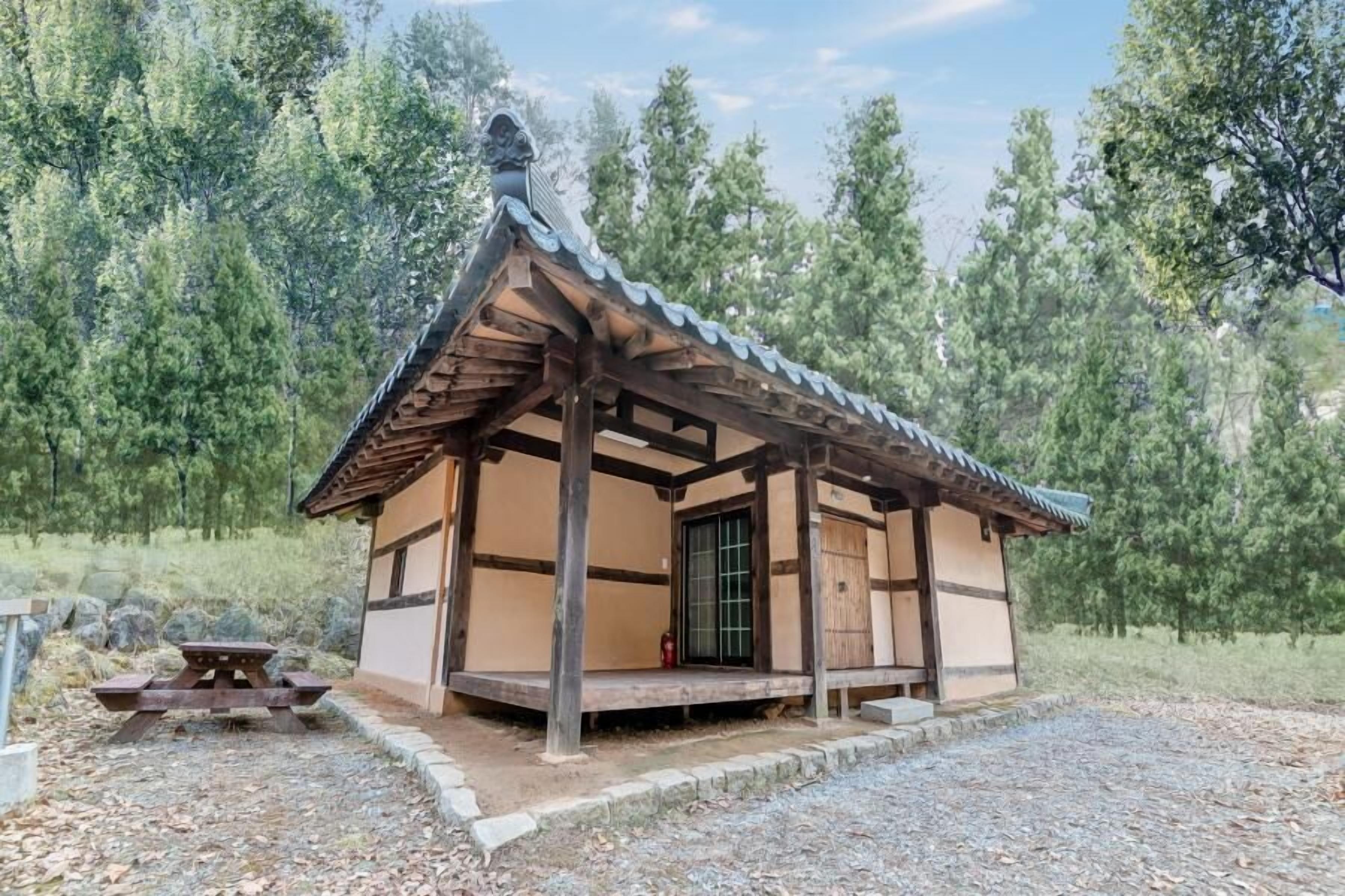 Yangpyeong Malgeun-soop Han ock Pension
