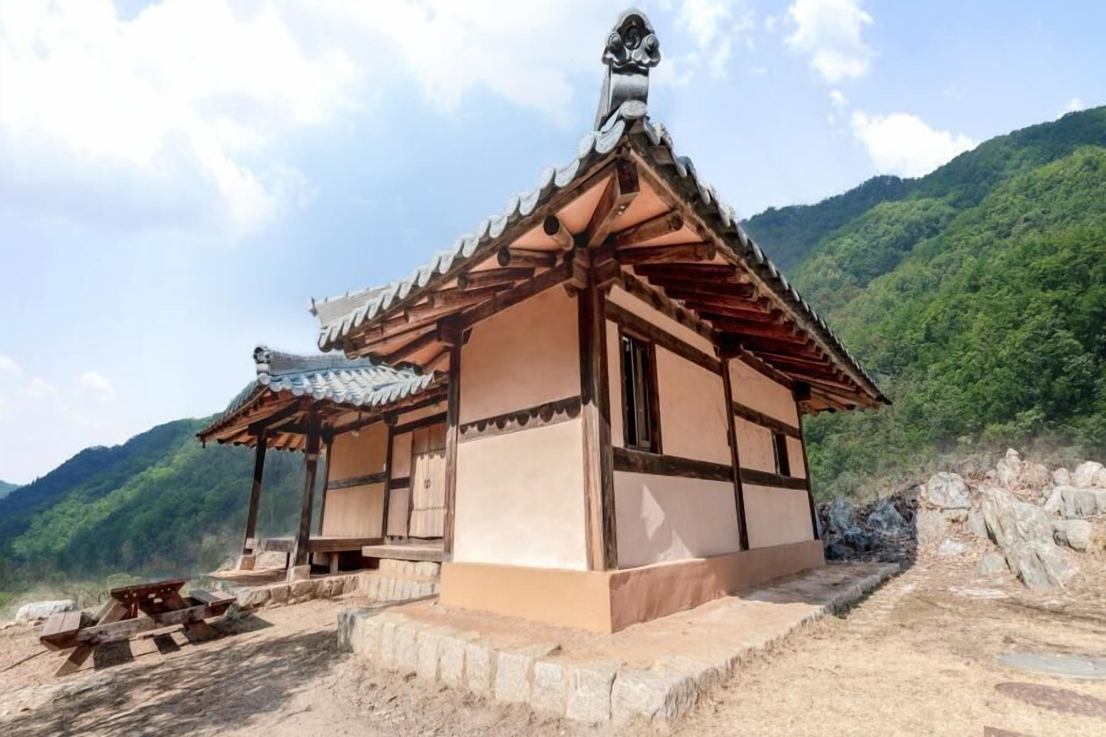 Yangpyeong Malgeun-soop Han ock Pension