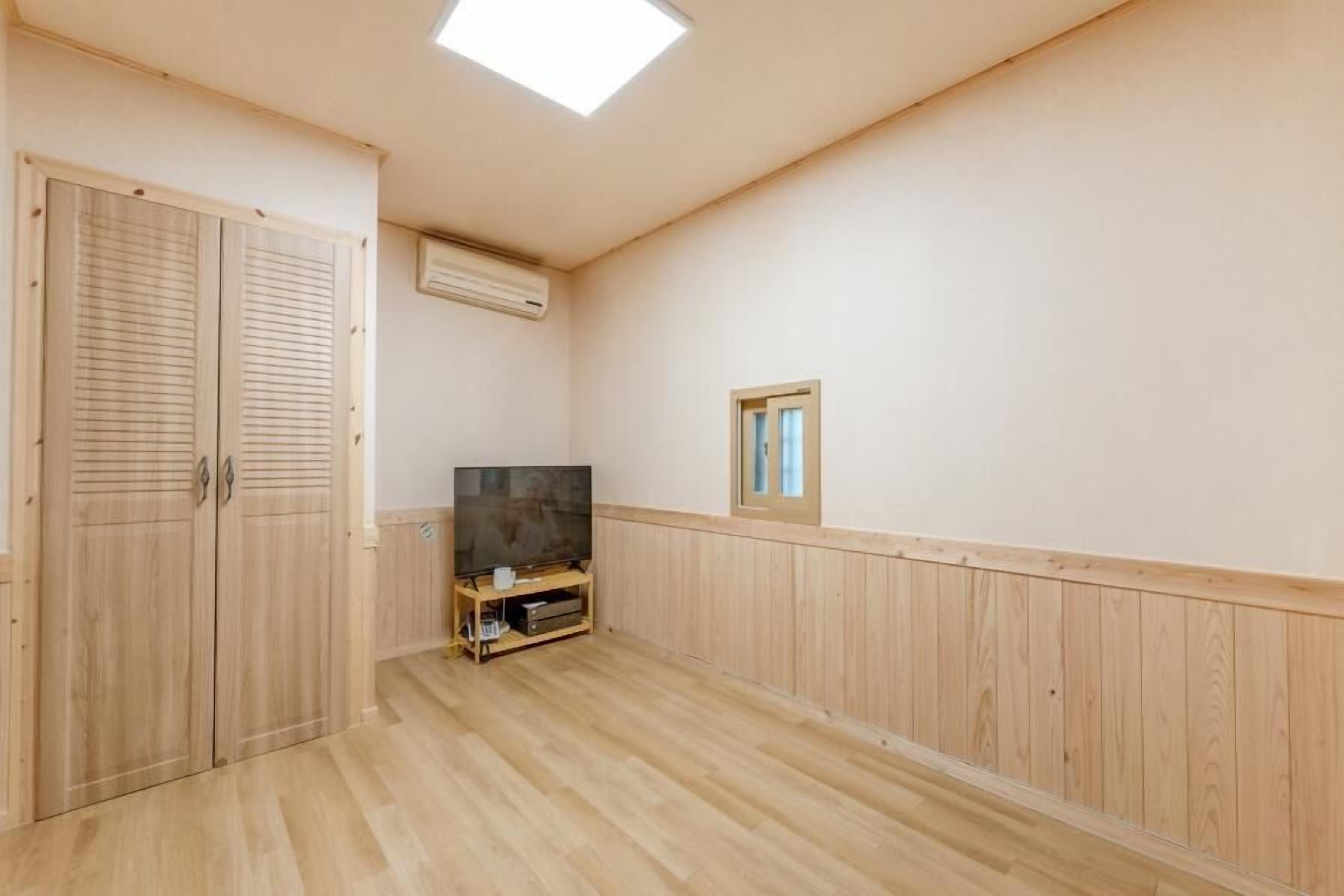 Yangpyeong Malgeun-soop Han ock Pension