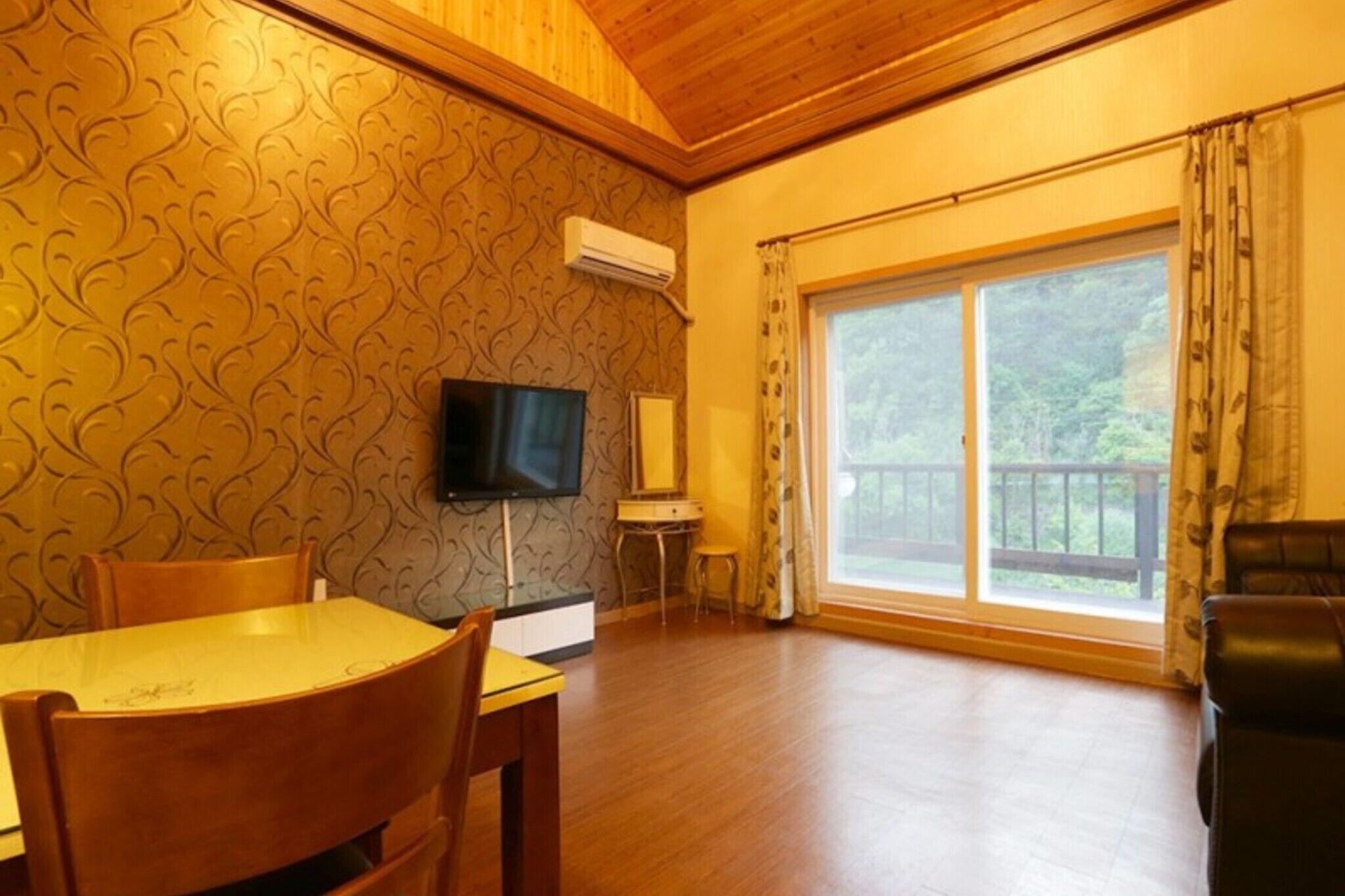 Yangpyeong Oettonjip Pension