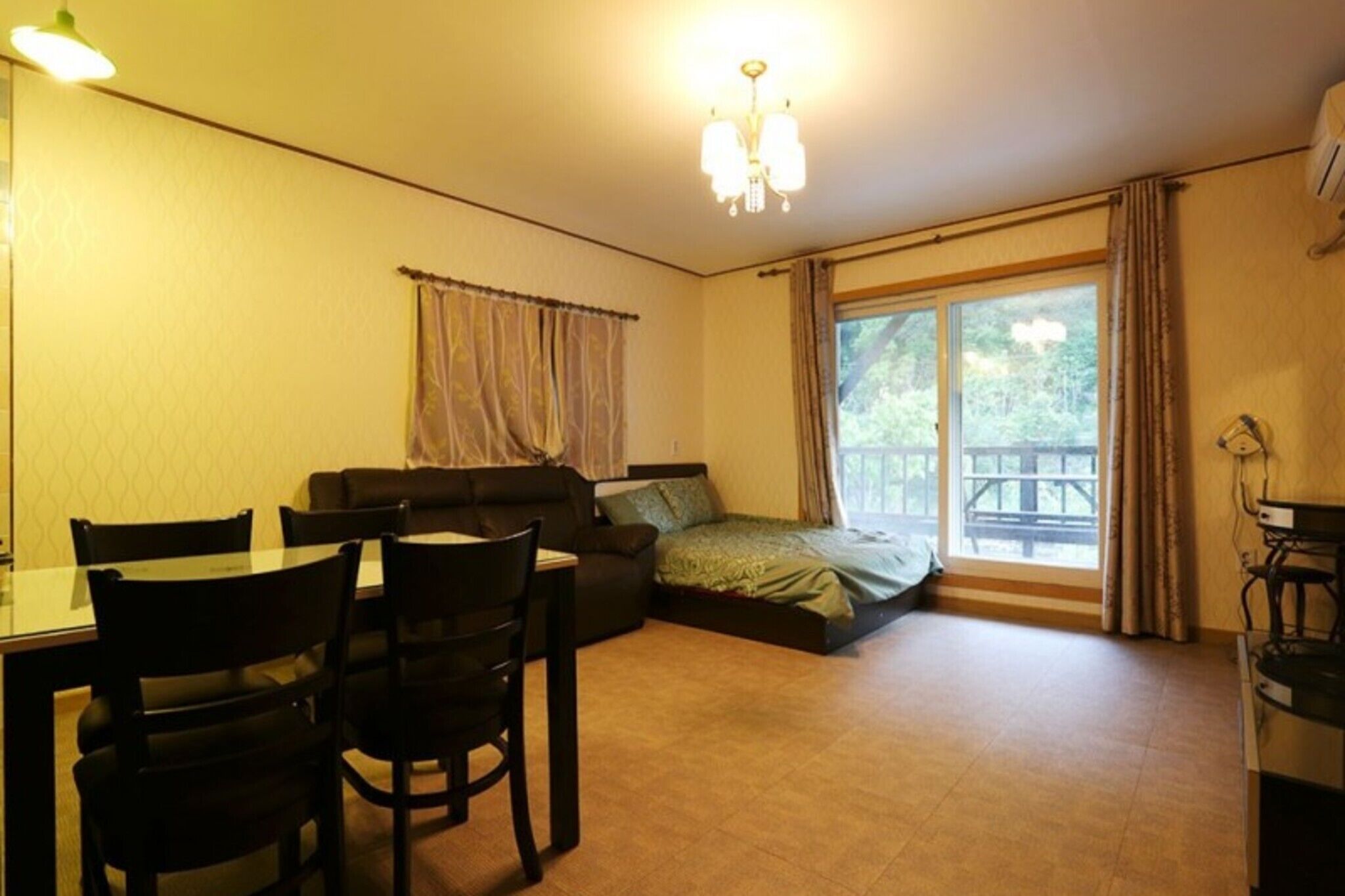 Yangpyeong Oettonjip Pension
