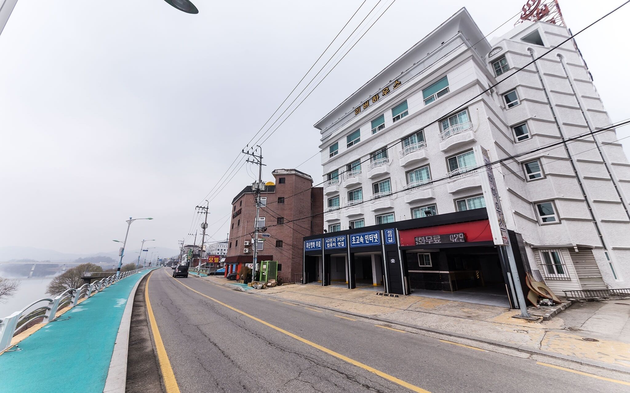 Yangpyeong River House