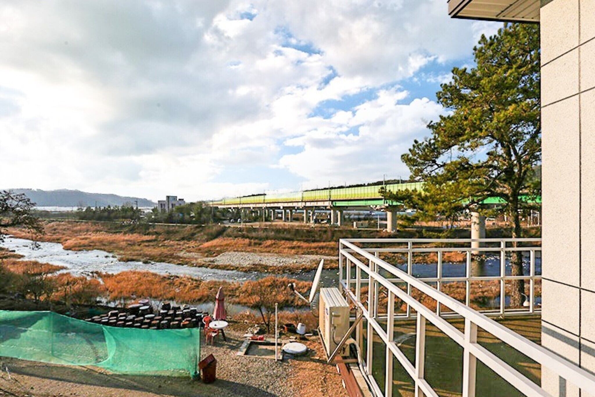 Yangpyeong San and Gang Pension