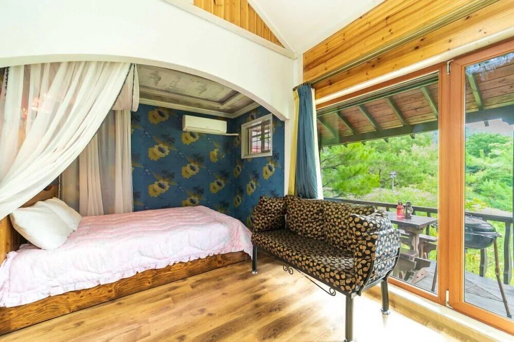 Yangpyung Lavin Pension
