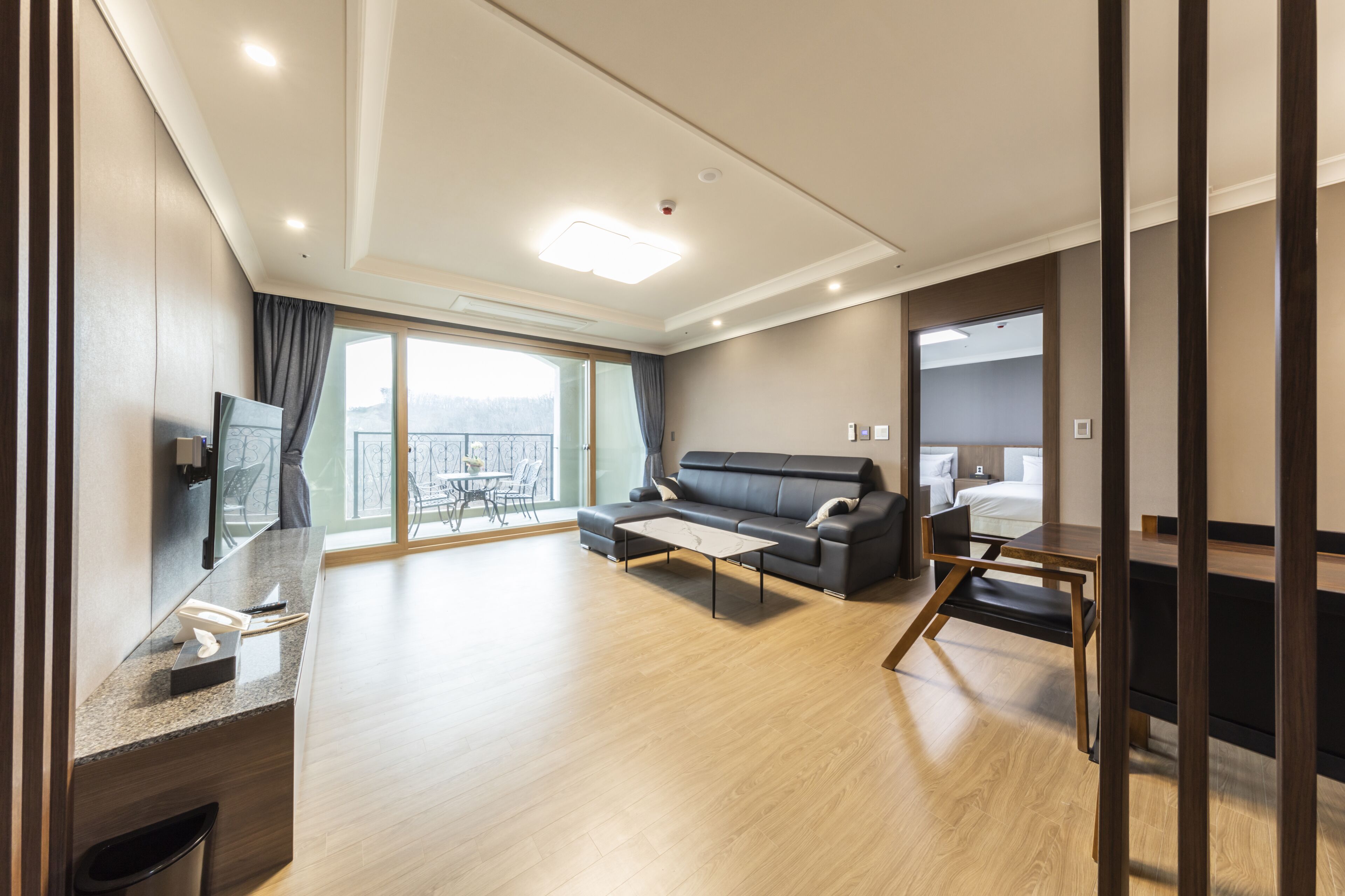 Baekhak Jayuro Resort