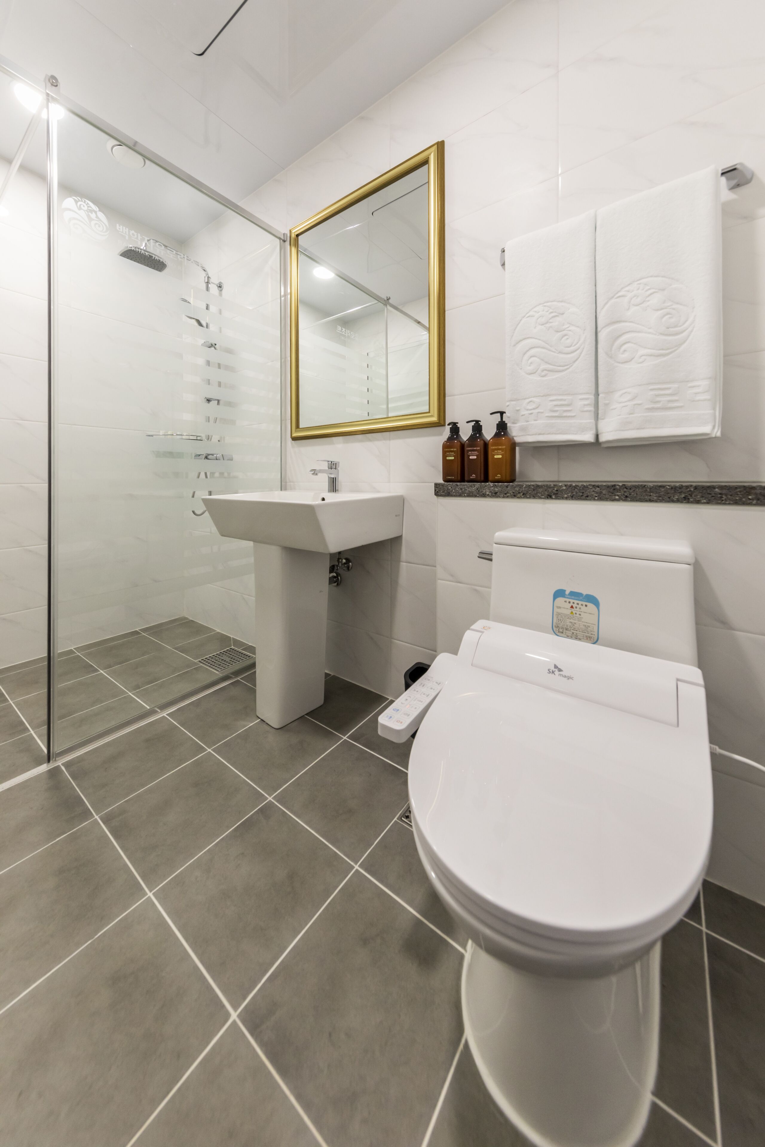 Baekhak Jayuro Resort