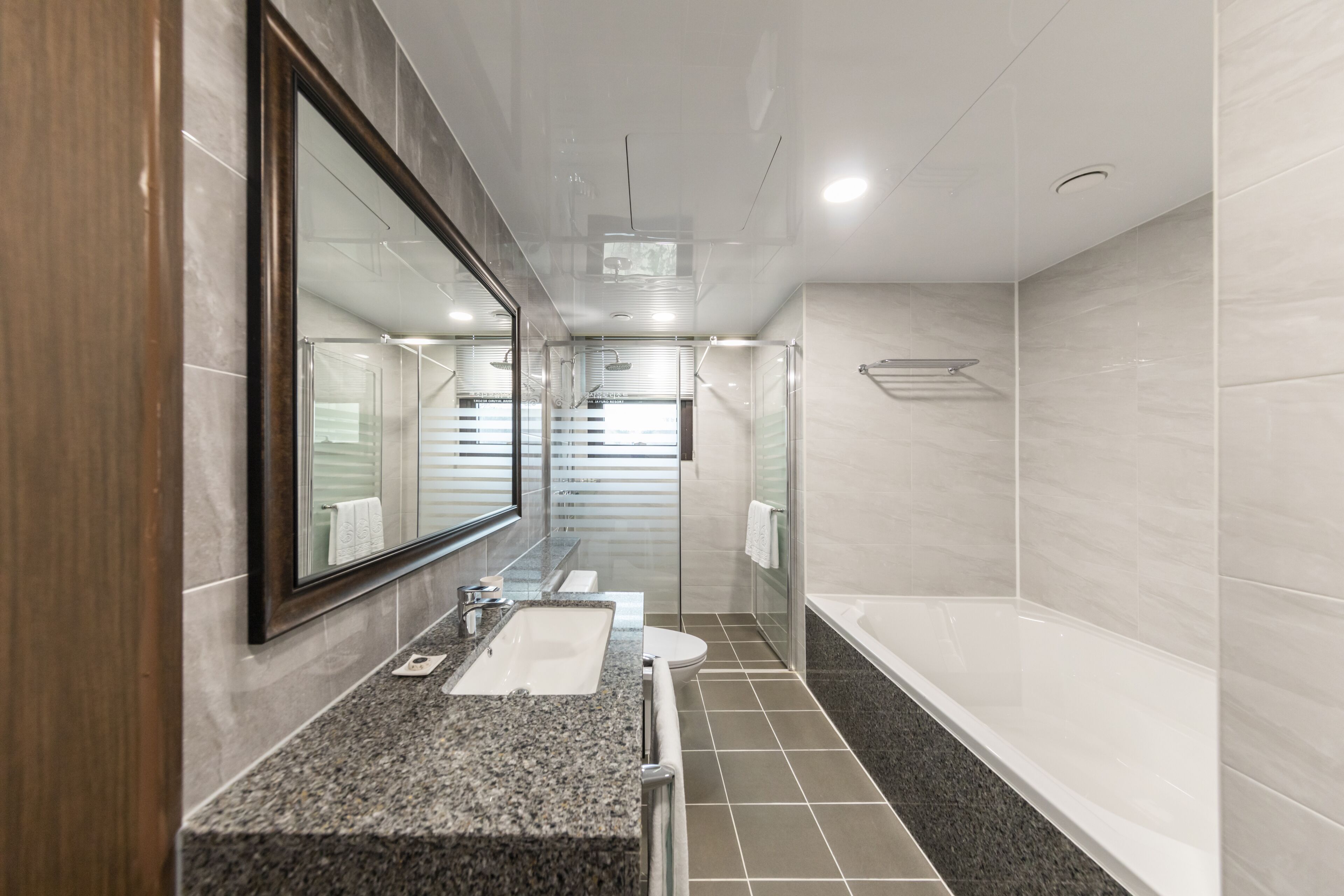 Baekhak Jayuro Resort