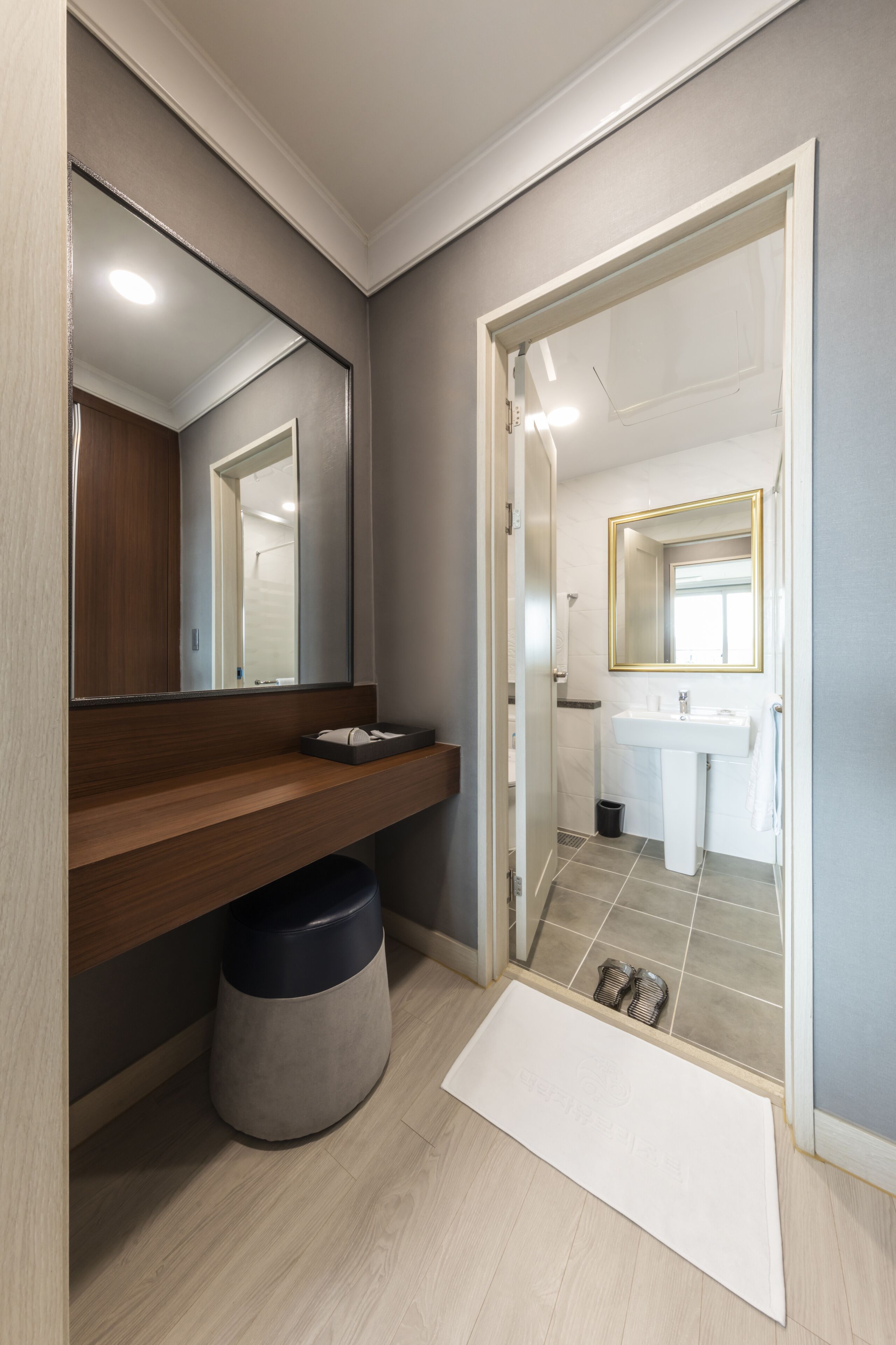 Baekhak Jayuro Resort